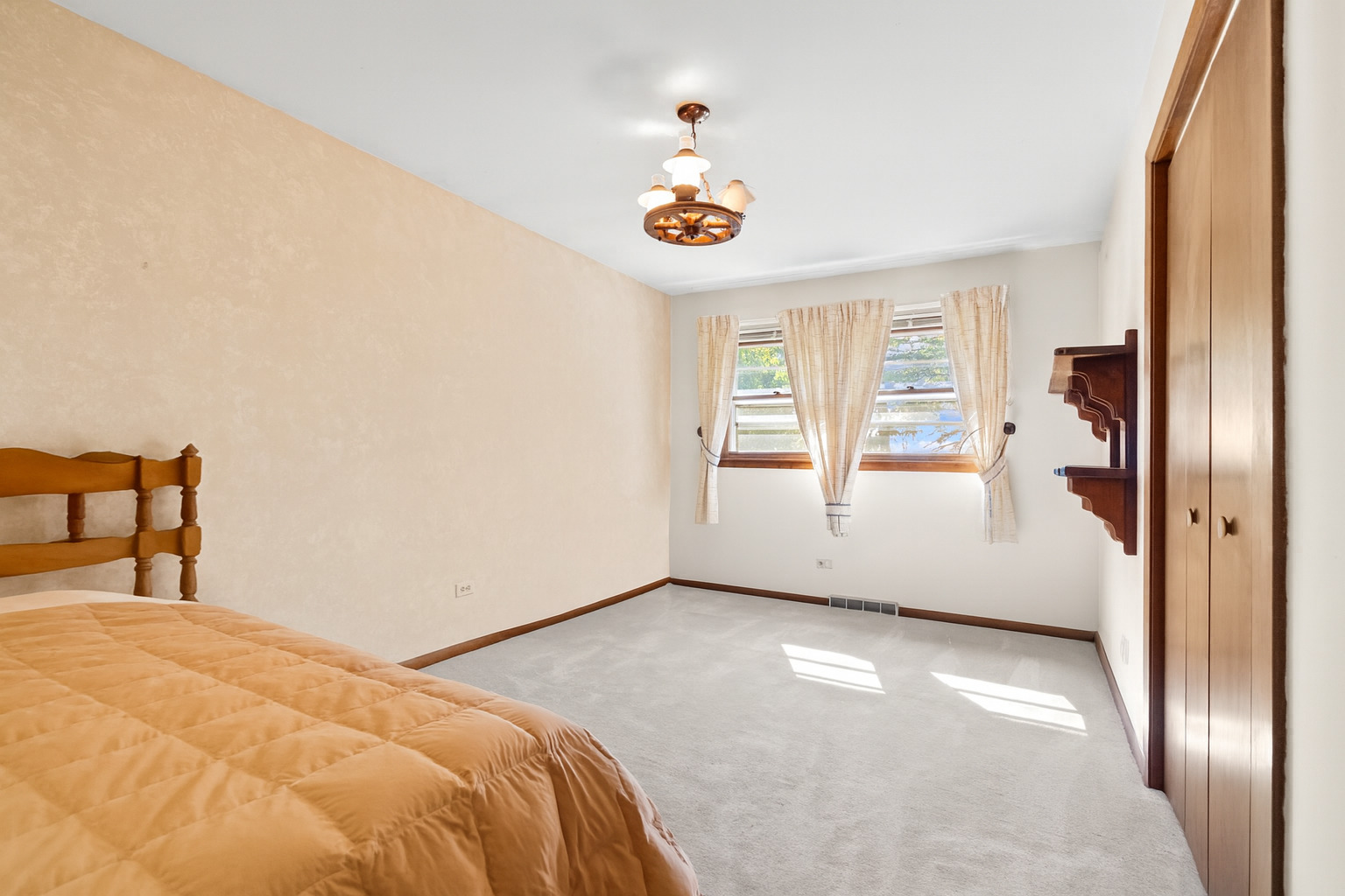 7831 Clarendon Hills Road