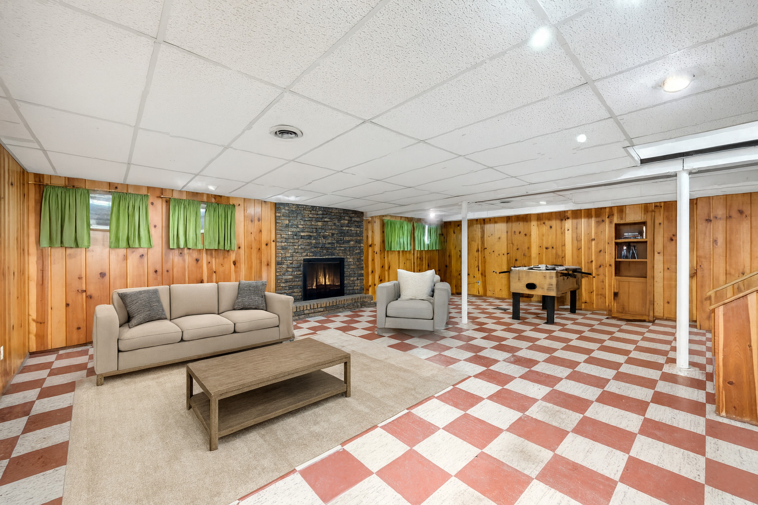 527 West Lane
