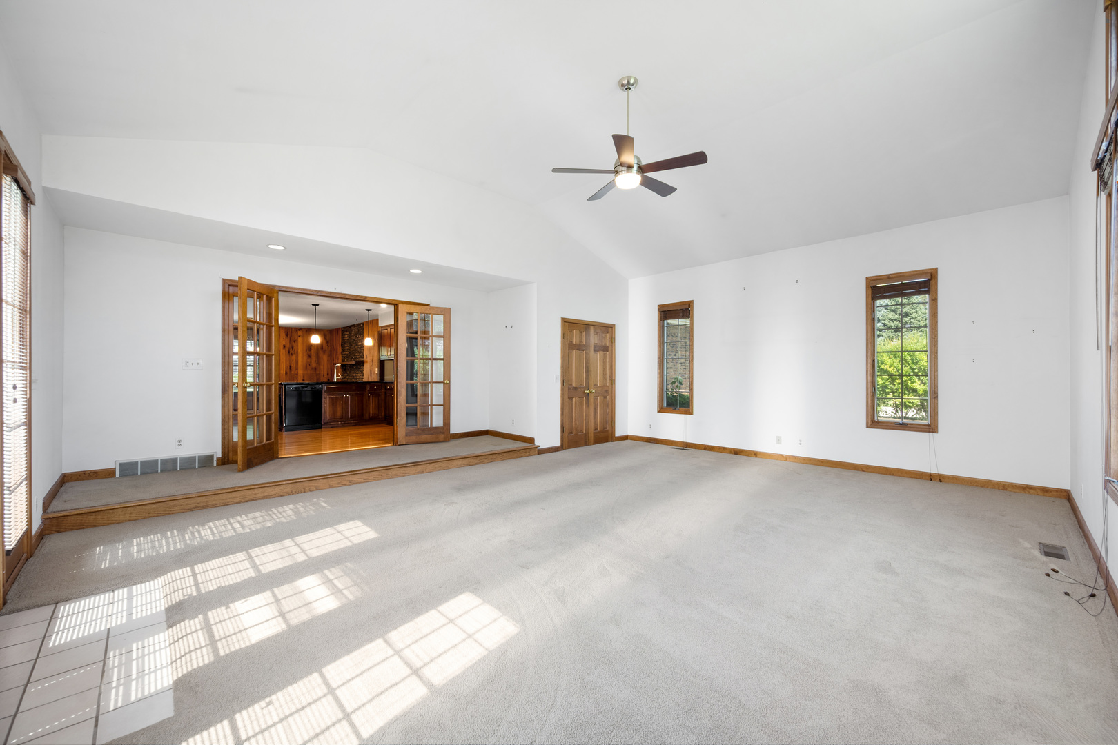 527 West Lane