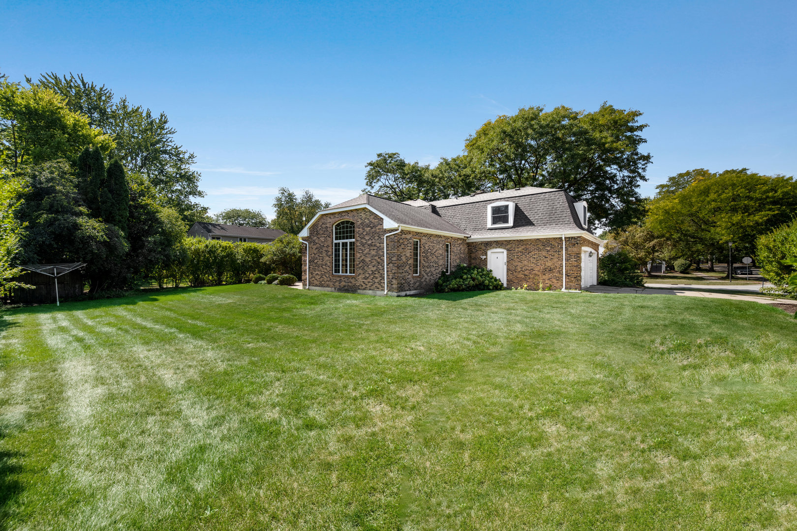 527 West Lane