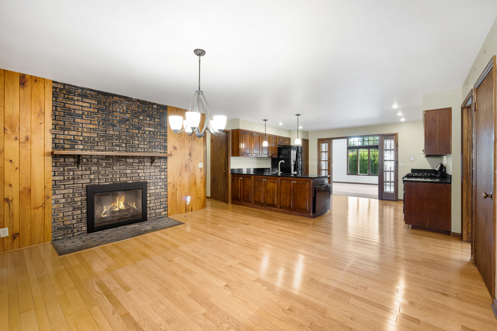 527 West Lane