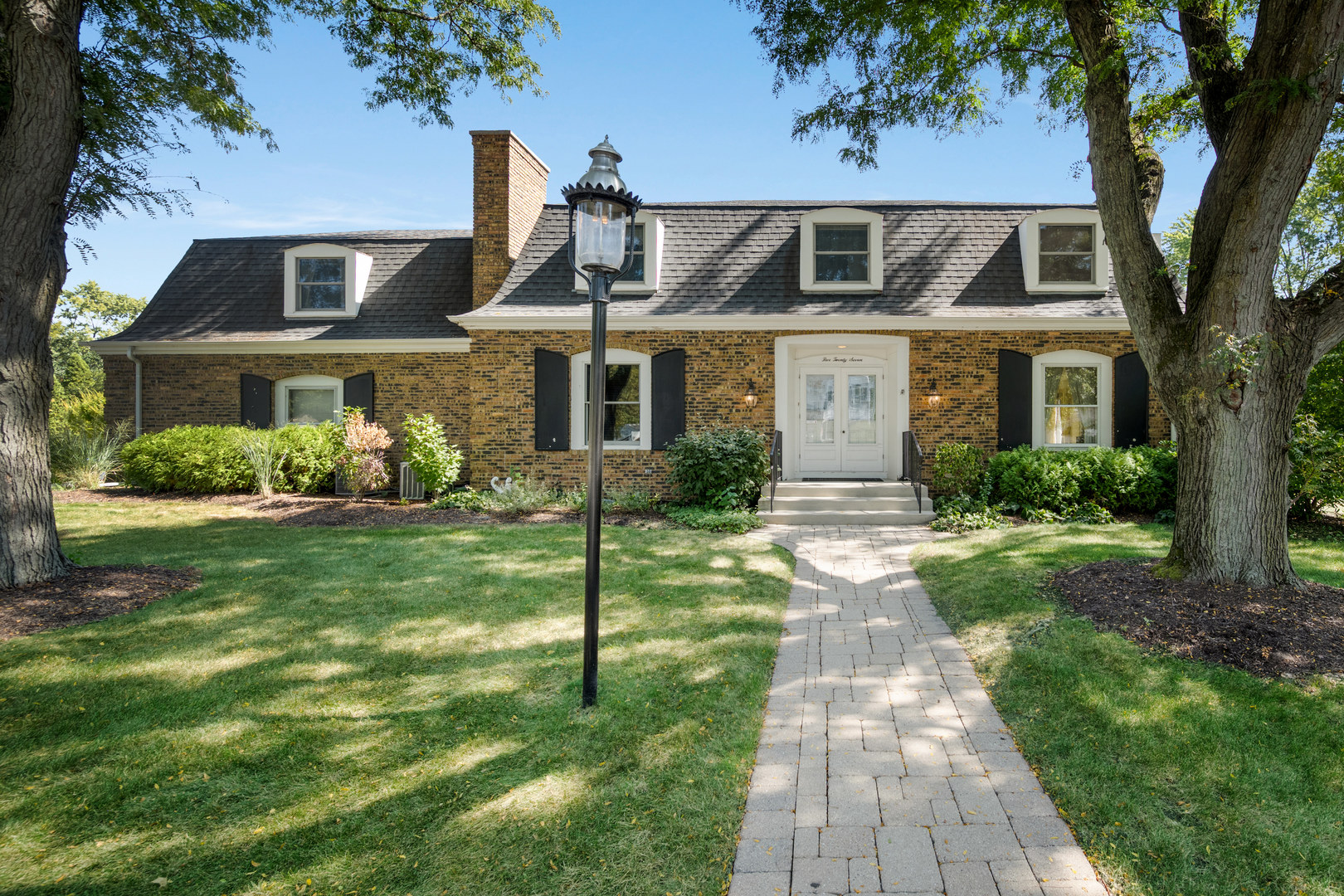 527 West Lane