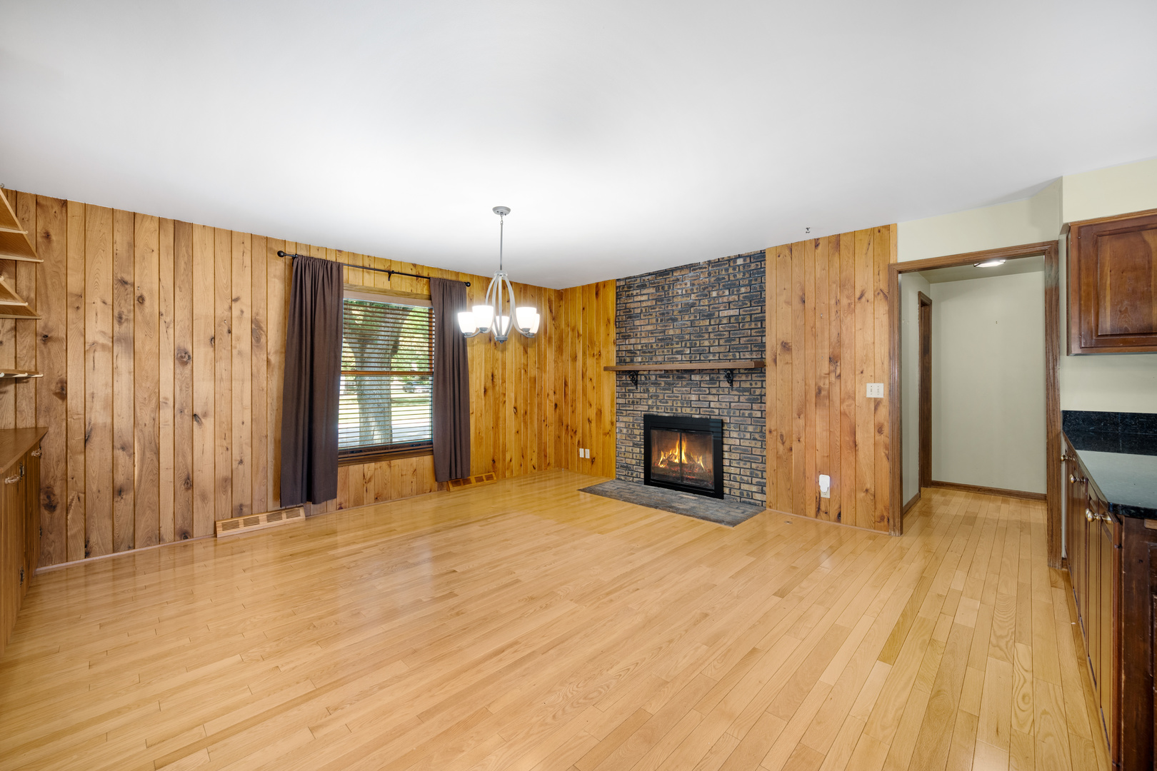527 West Lane