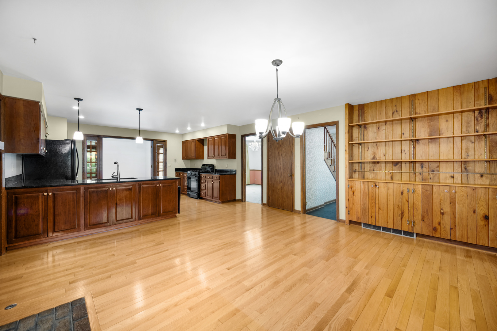 527 West Lane