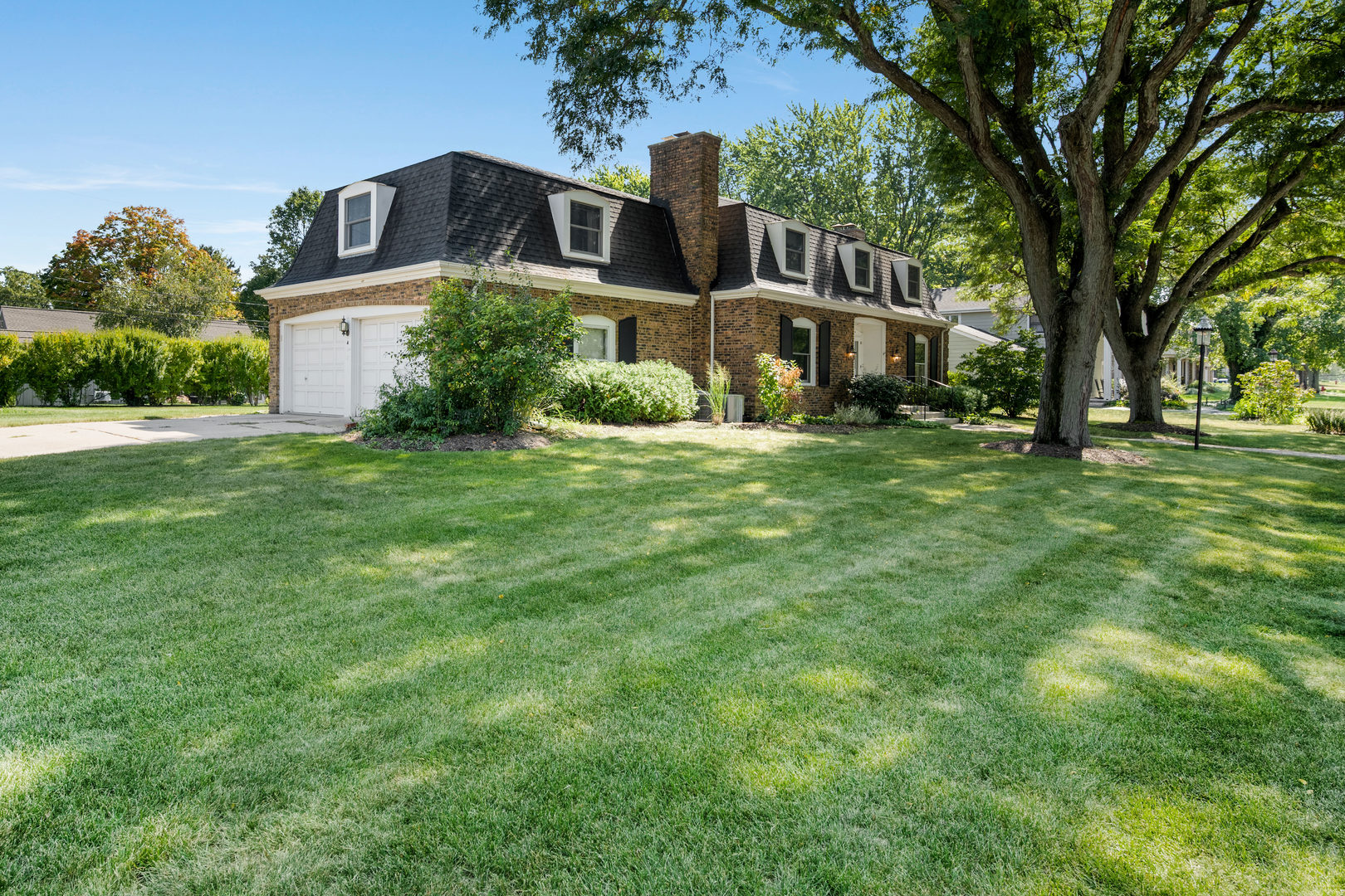 527 West Lane