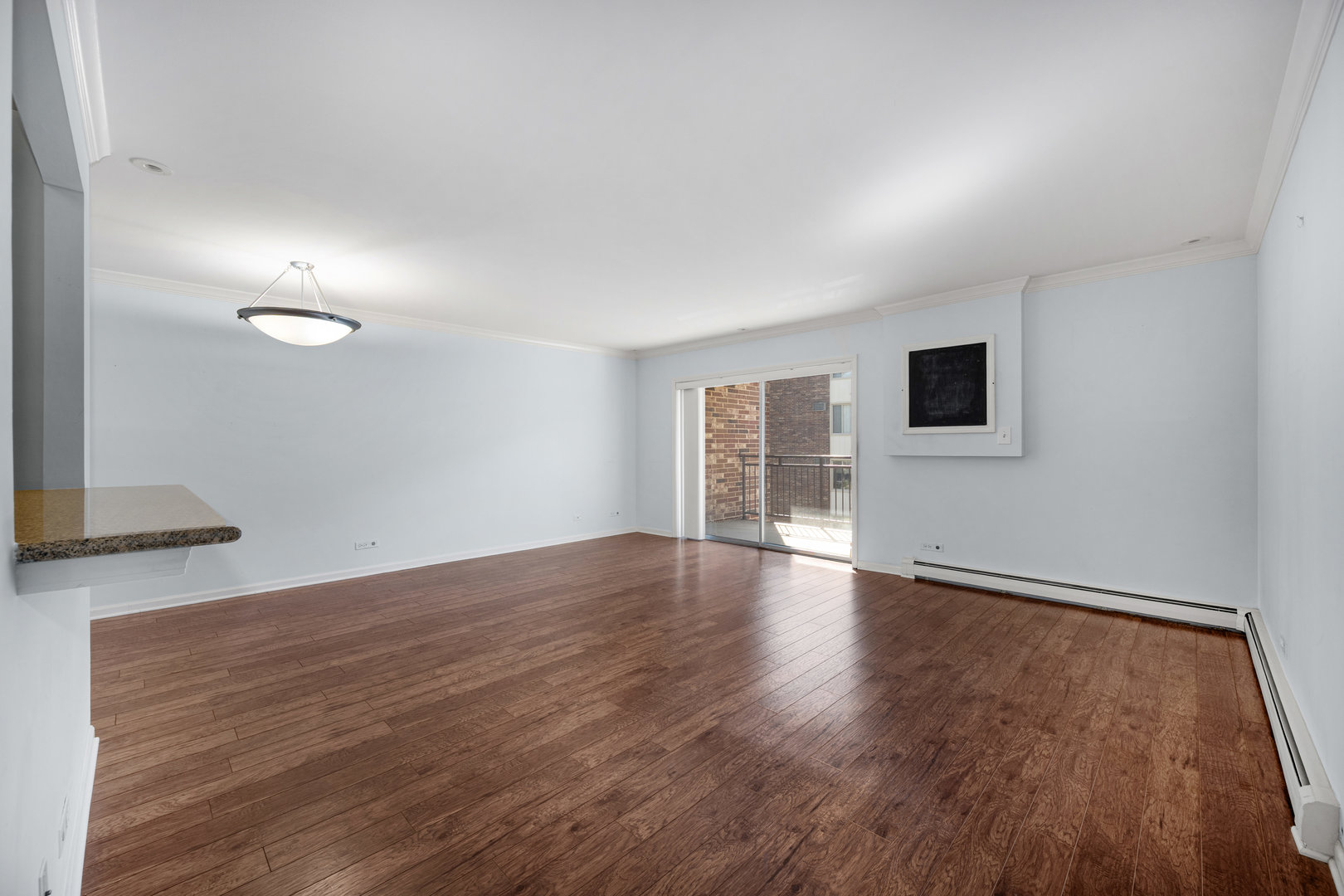 4900 Forest Avenue Unit: 204
