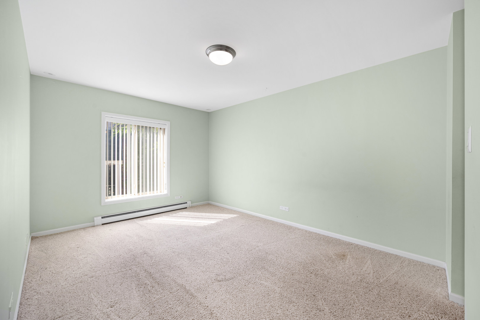 4900 Forest Avenue Unit: 204