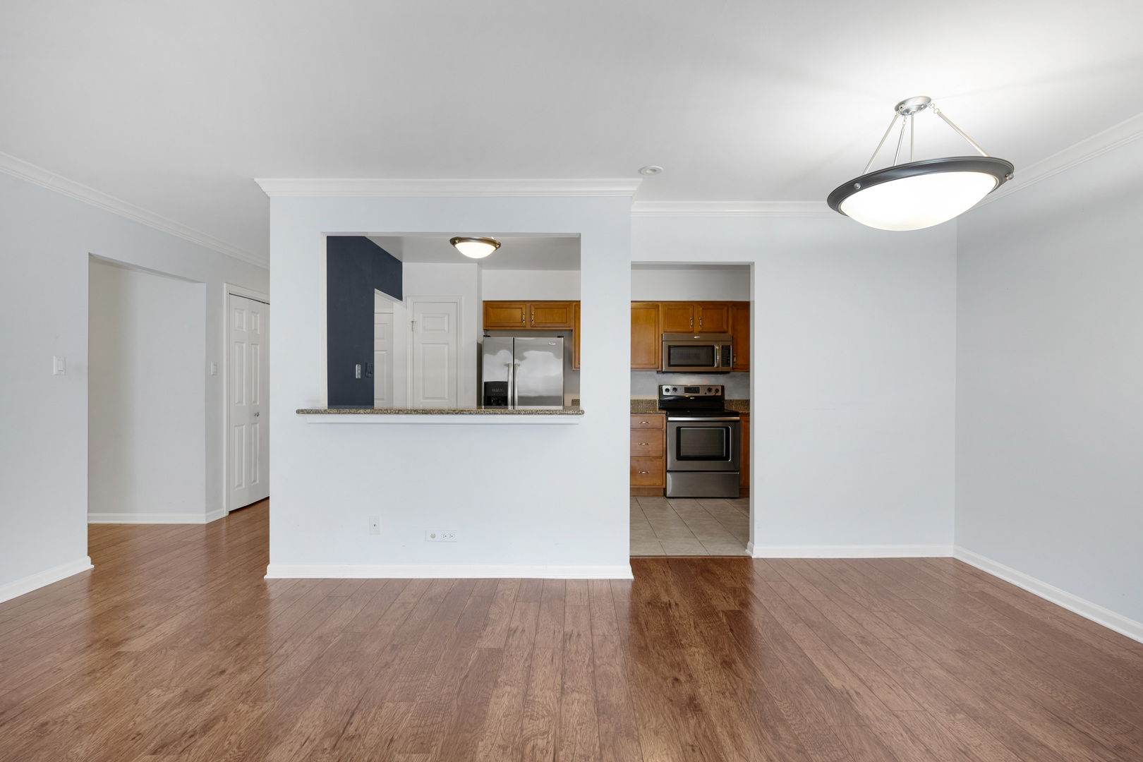 4900 Forest Avenue Unit: 204