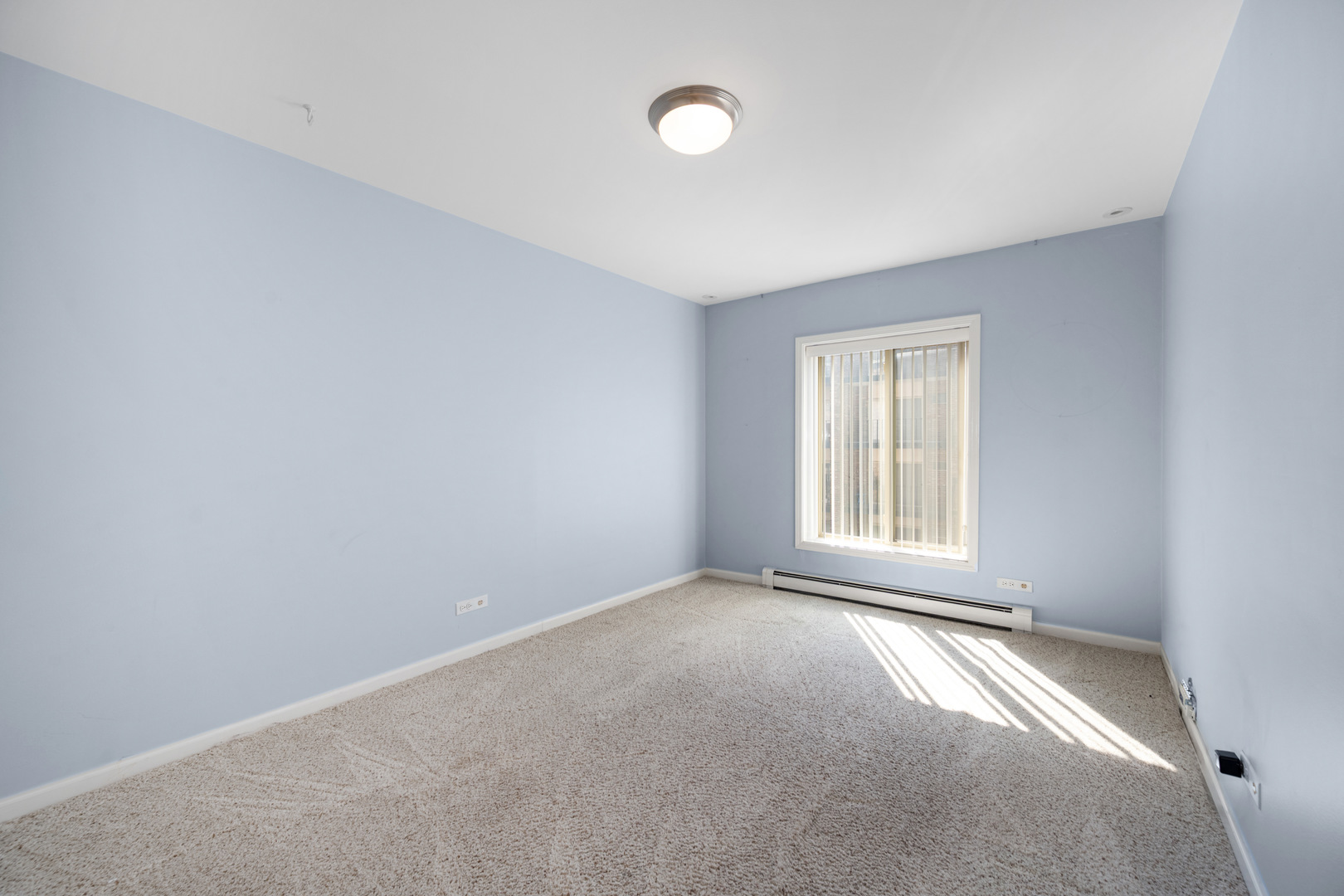 4900 Forest Avenue Unit: 204