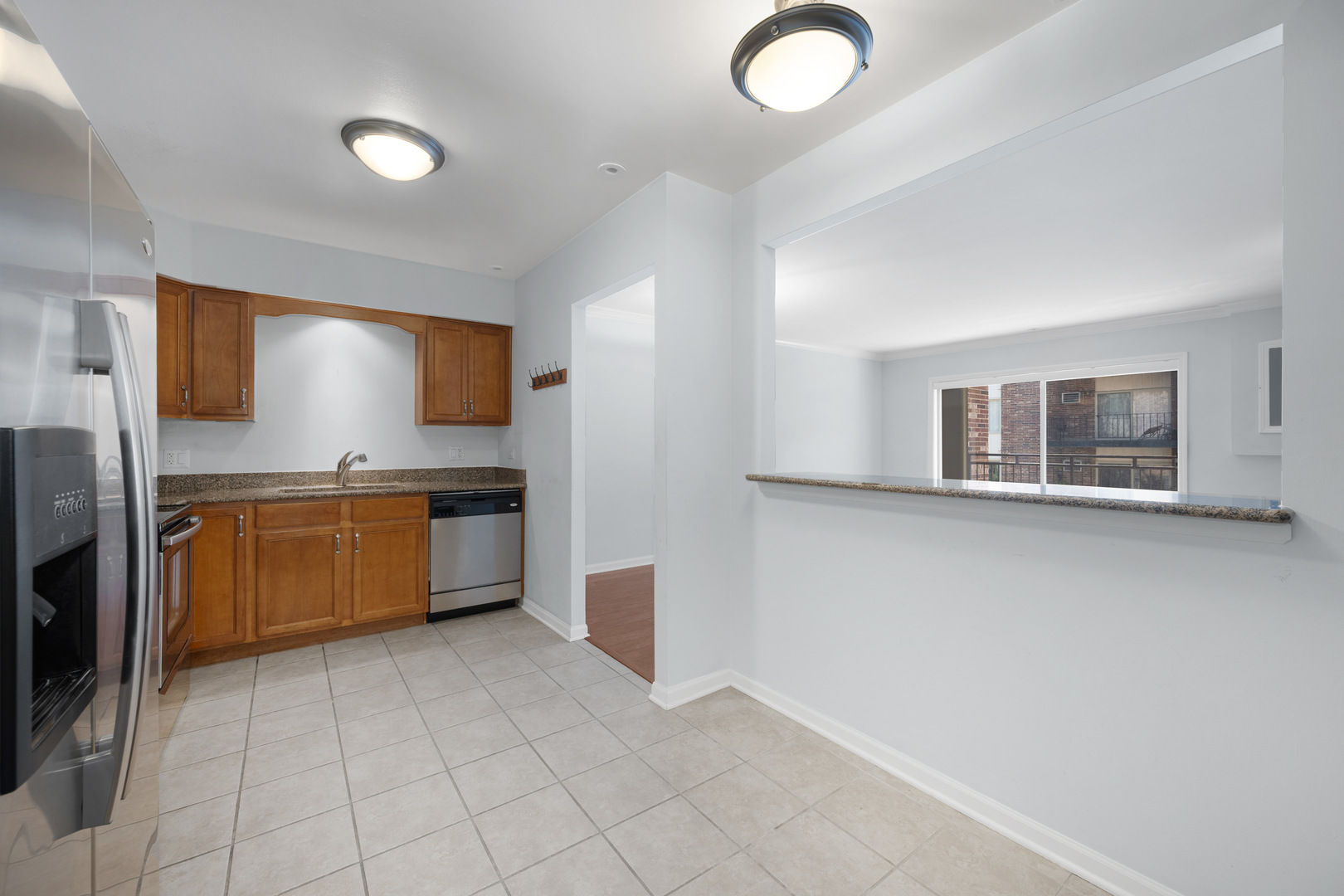 4900 Forest Avenue Unit: 204