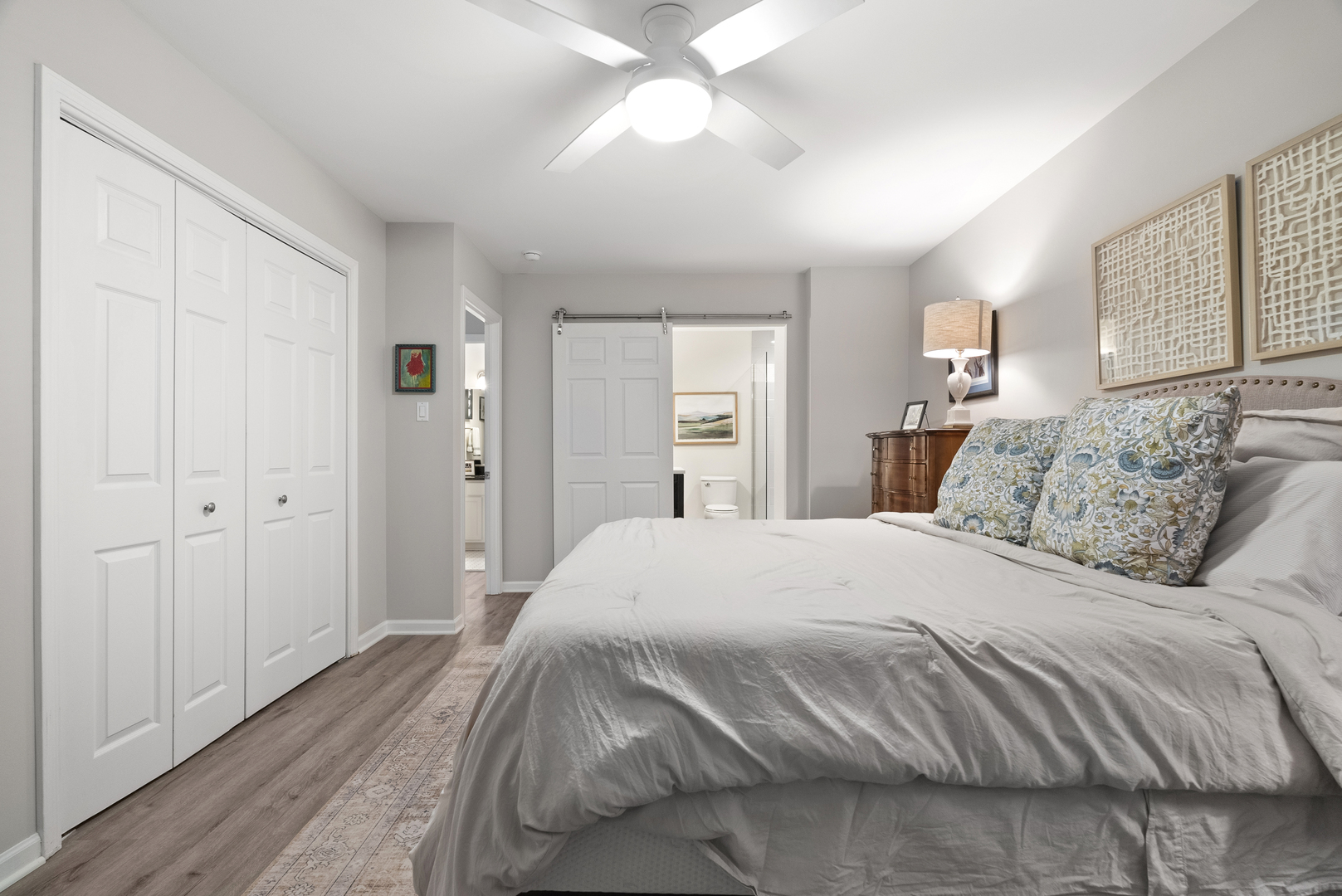 4900 Forest Avenue Unit: 201