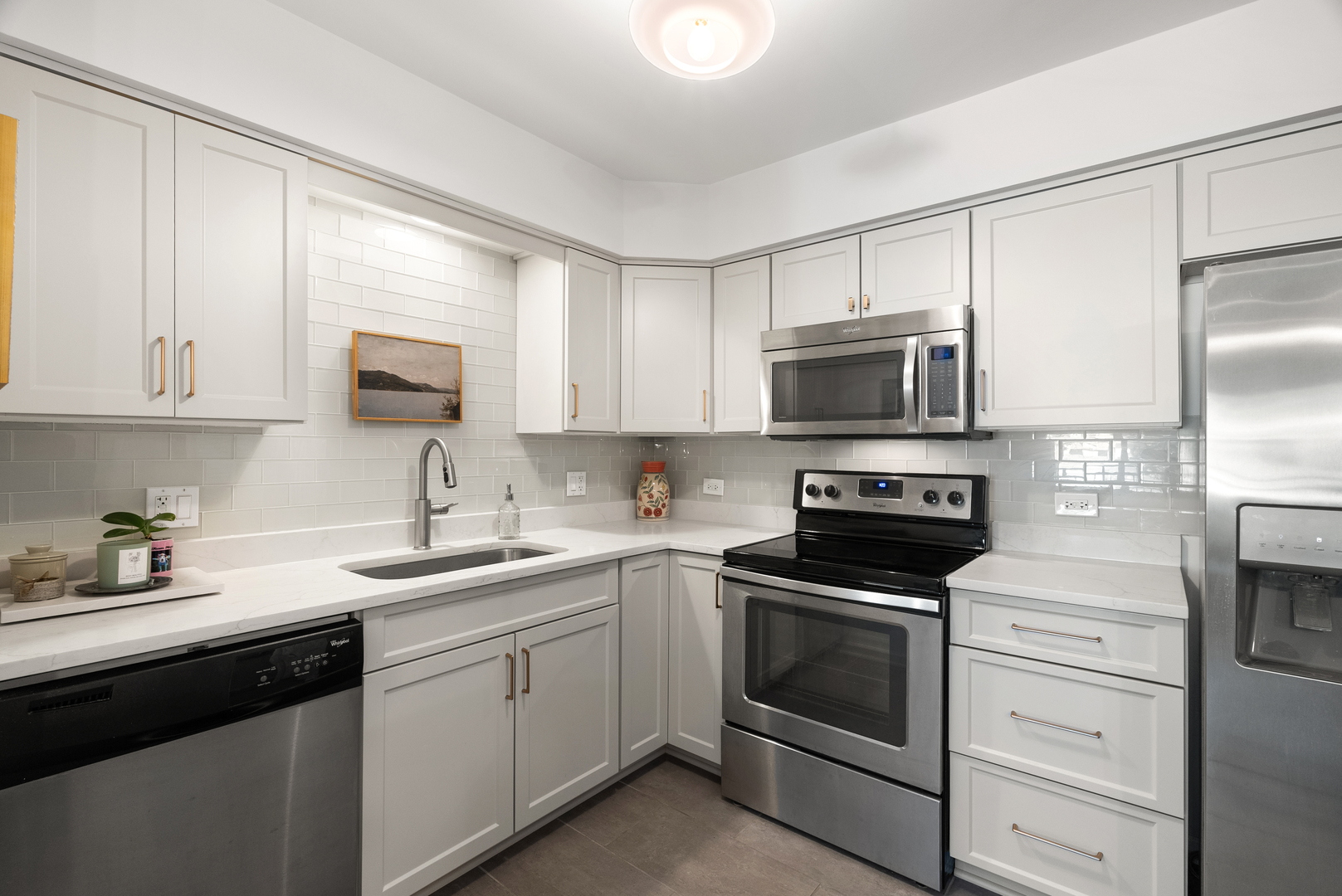 4900 Forest Avenue Unit: 201