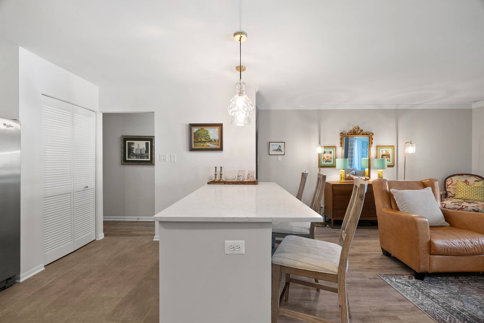 4900 Forest Avenue Unit: 201