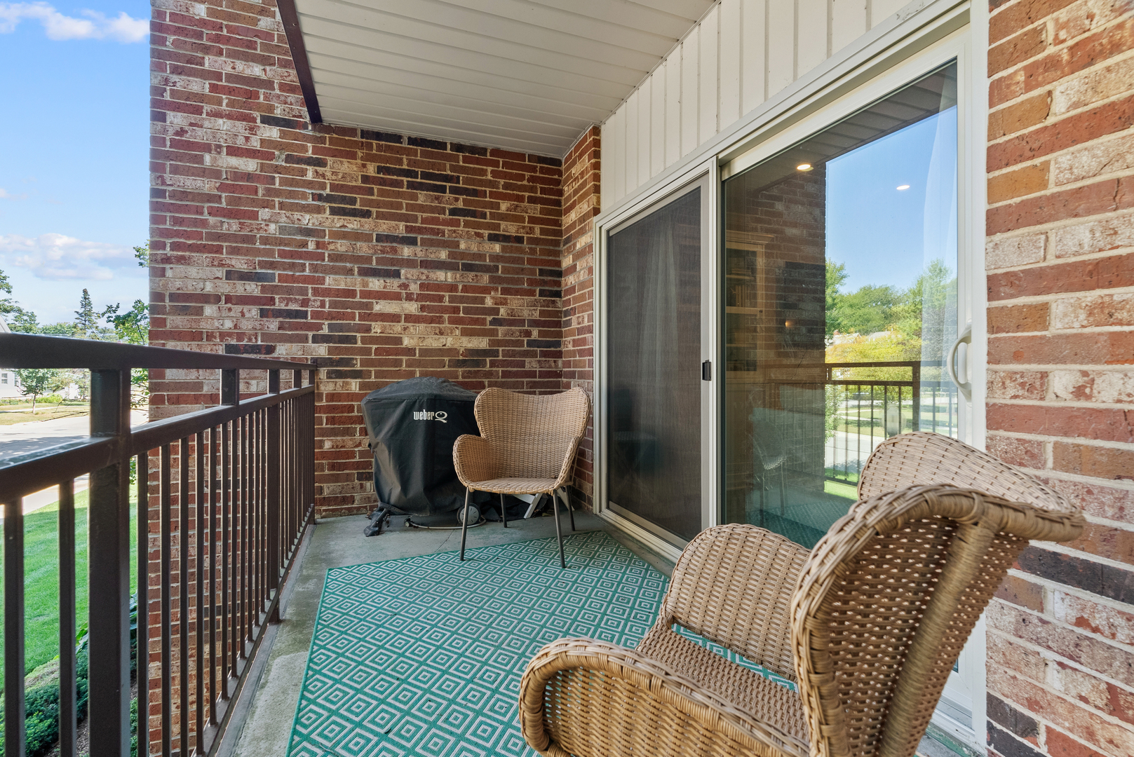 4900 Forest Avenue Unit: 201