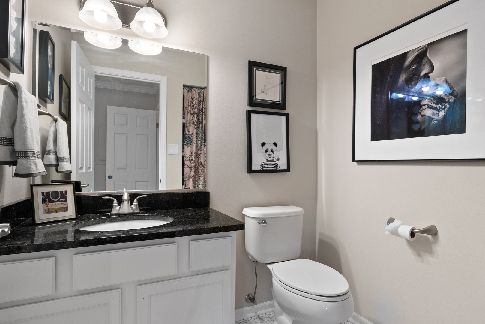 4900 Forest Avenue Unit: 201