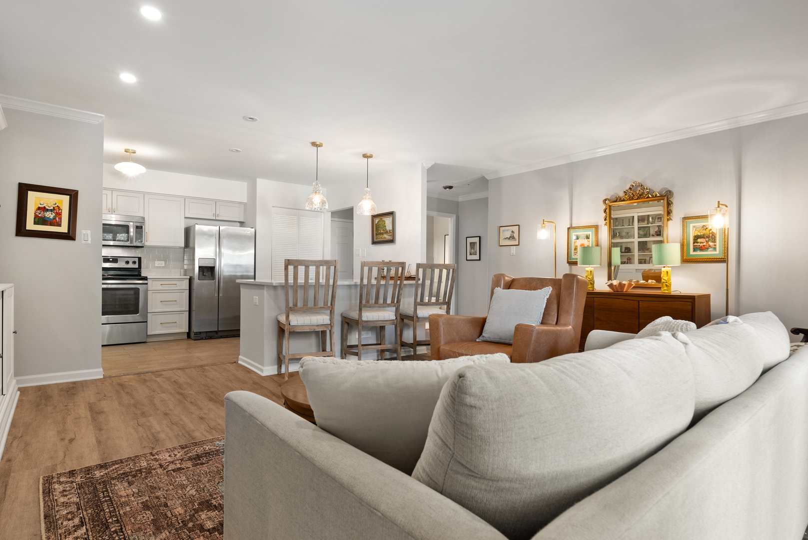 4900 Forest Avenue Unit: 201