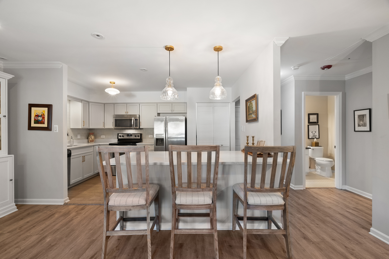 4900 Forest Avenue Unit: 201
