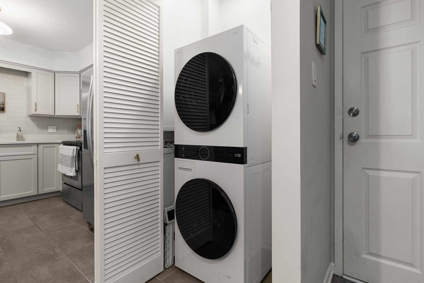 4900 Forest Avenue Unit: 201