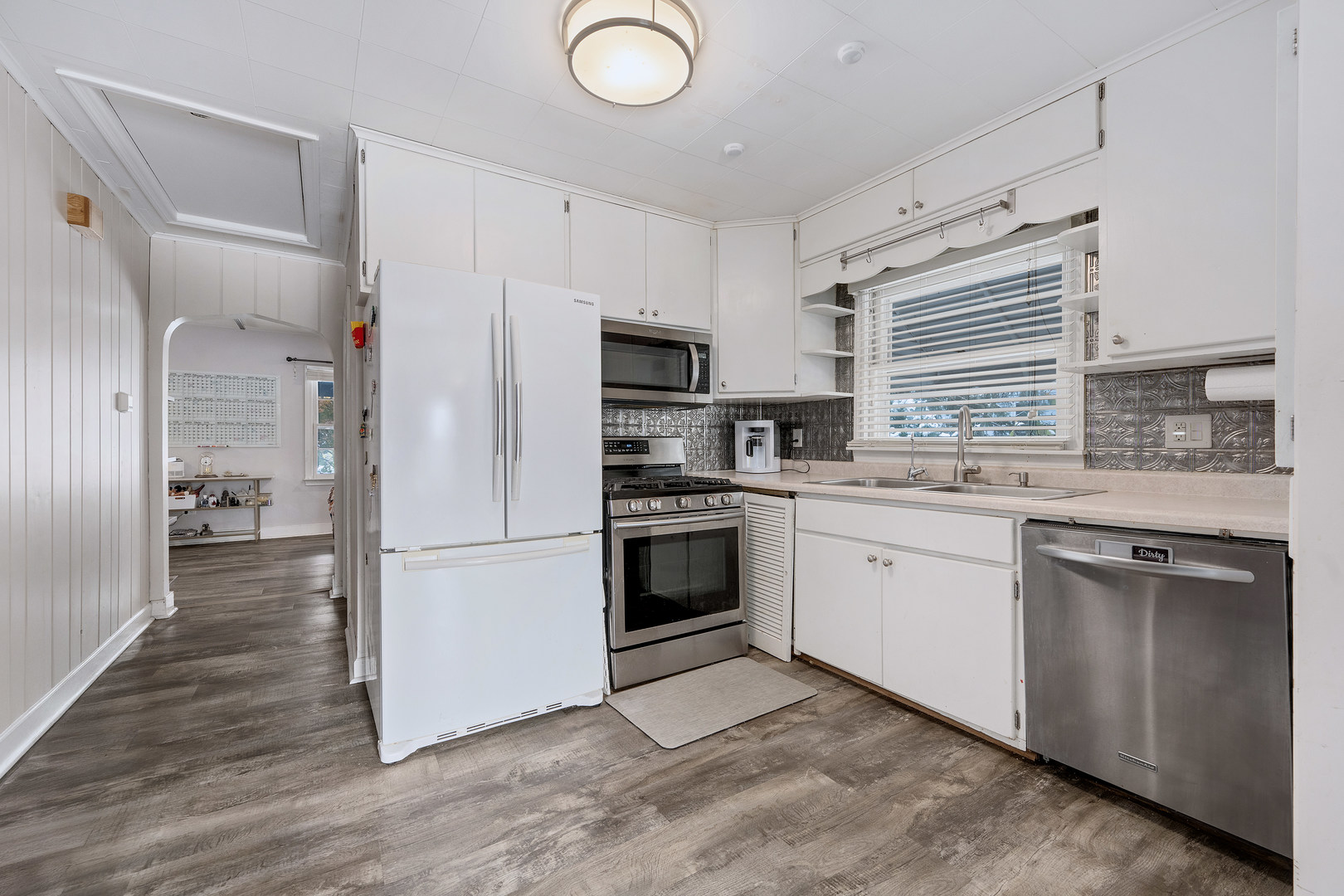 309 E Naperville Road