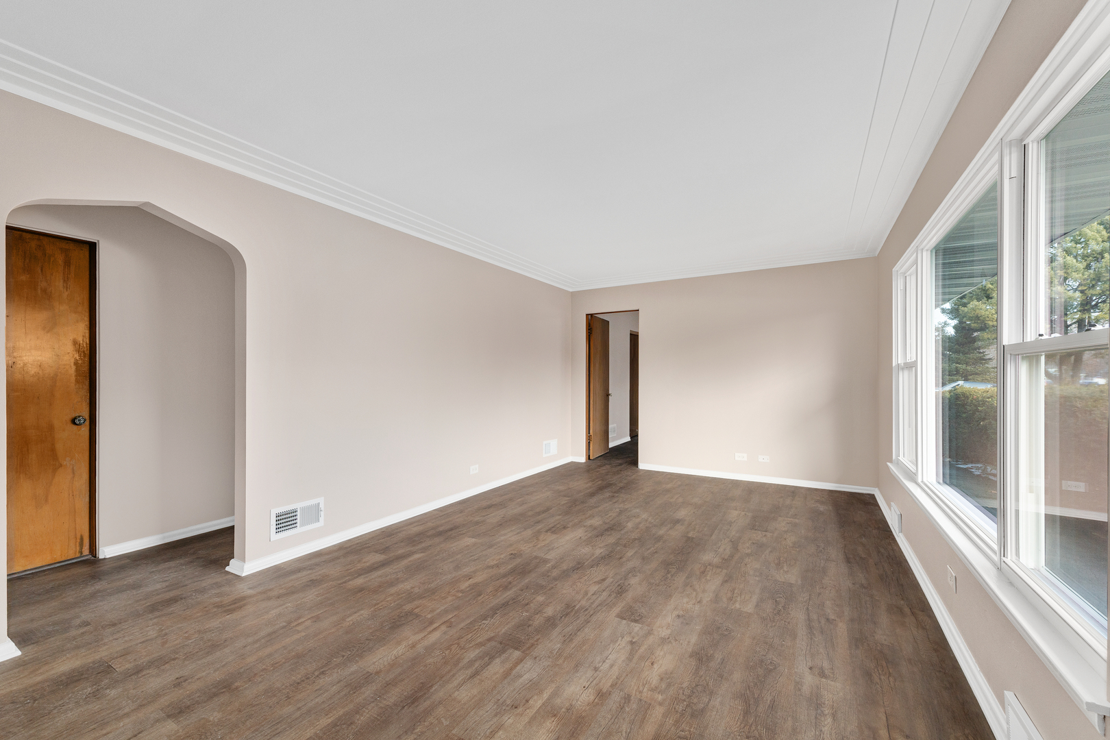 5522 PERSHING Avenue