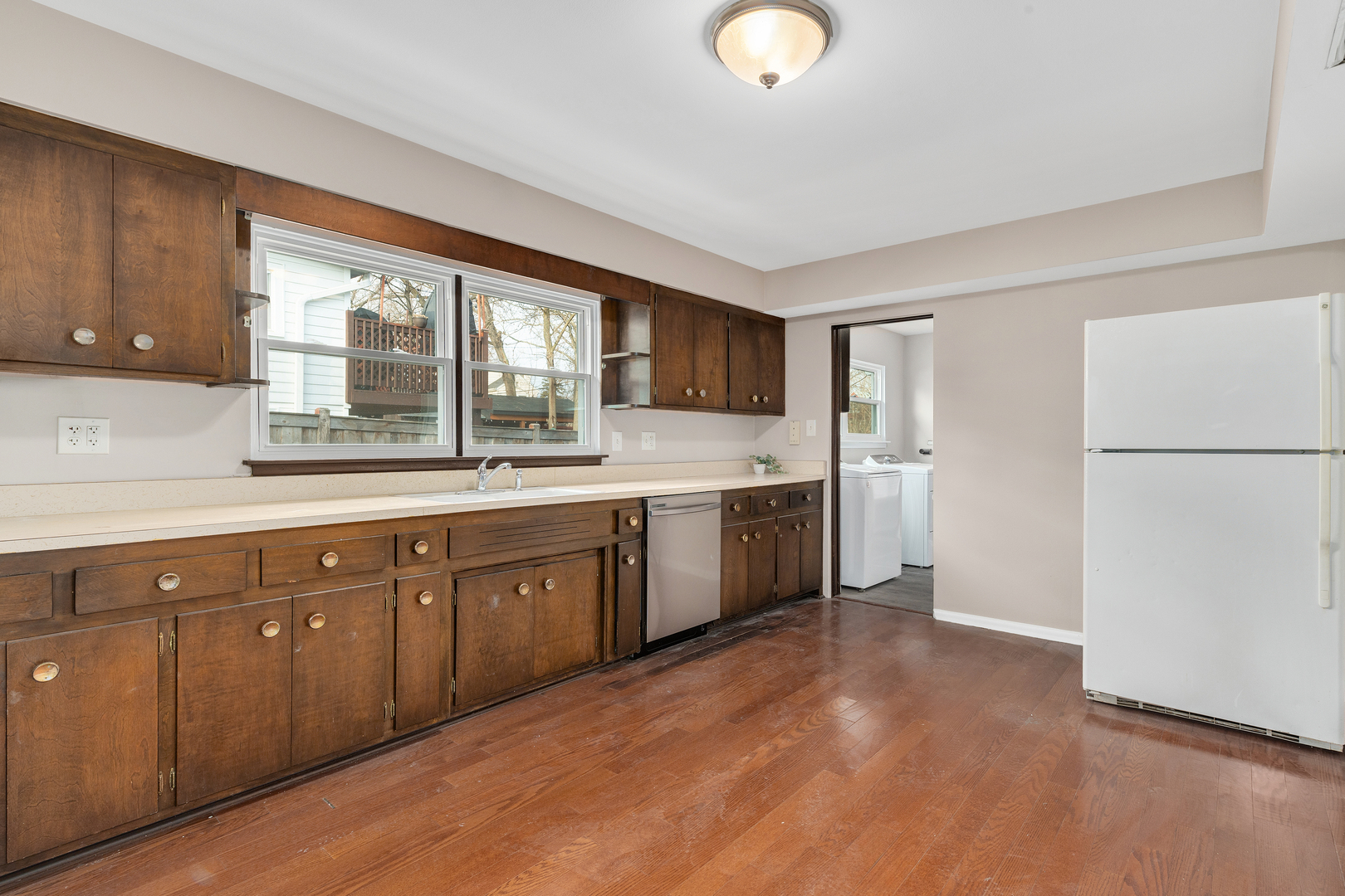 5522 PERSHING Avenue