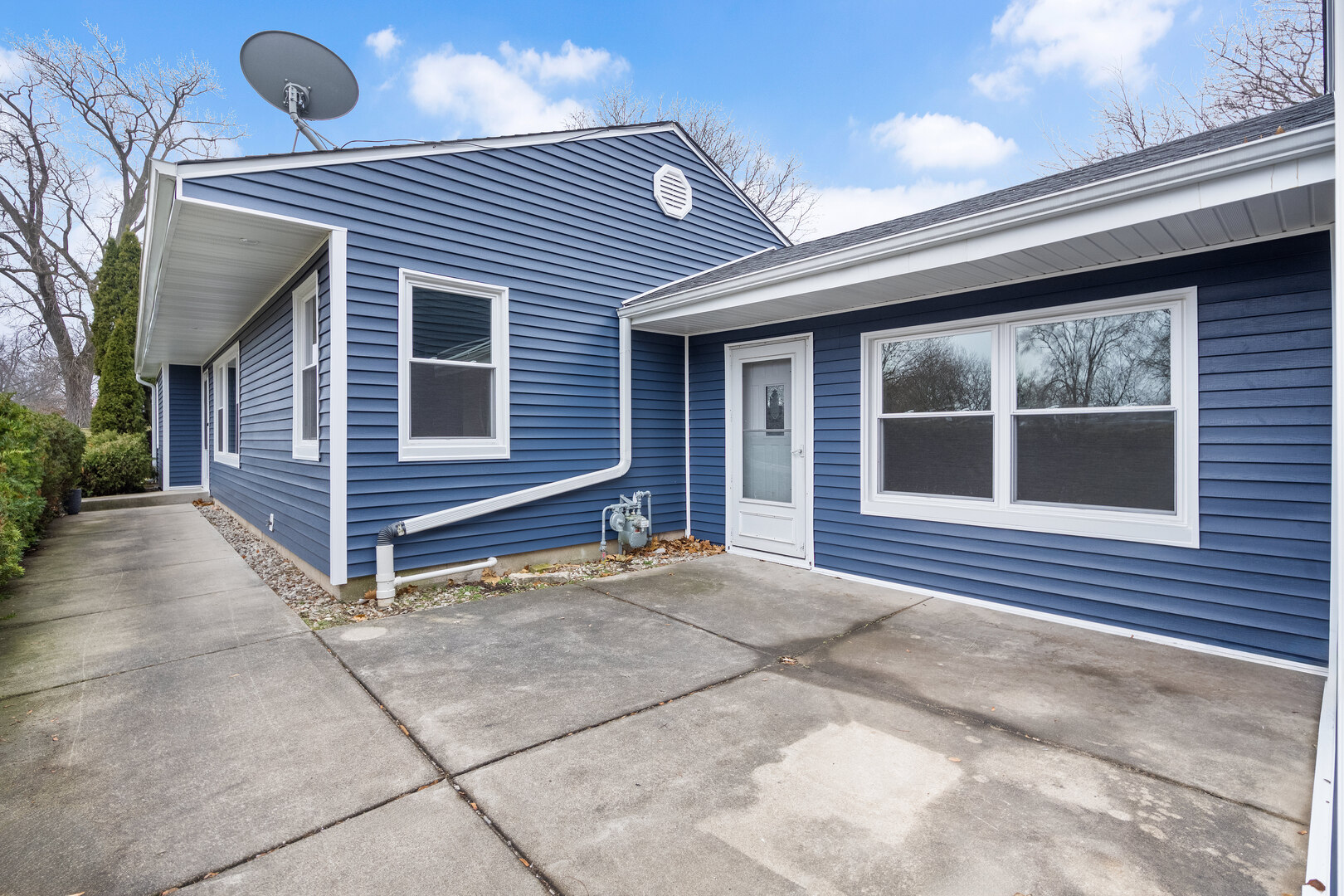 5522 PERSHING Avenue