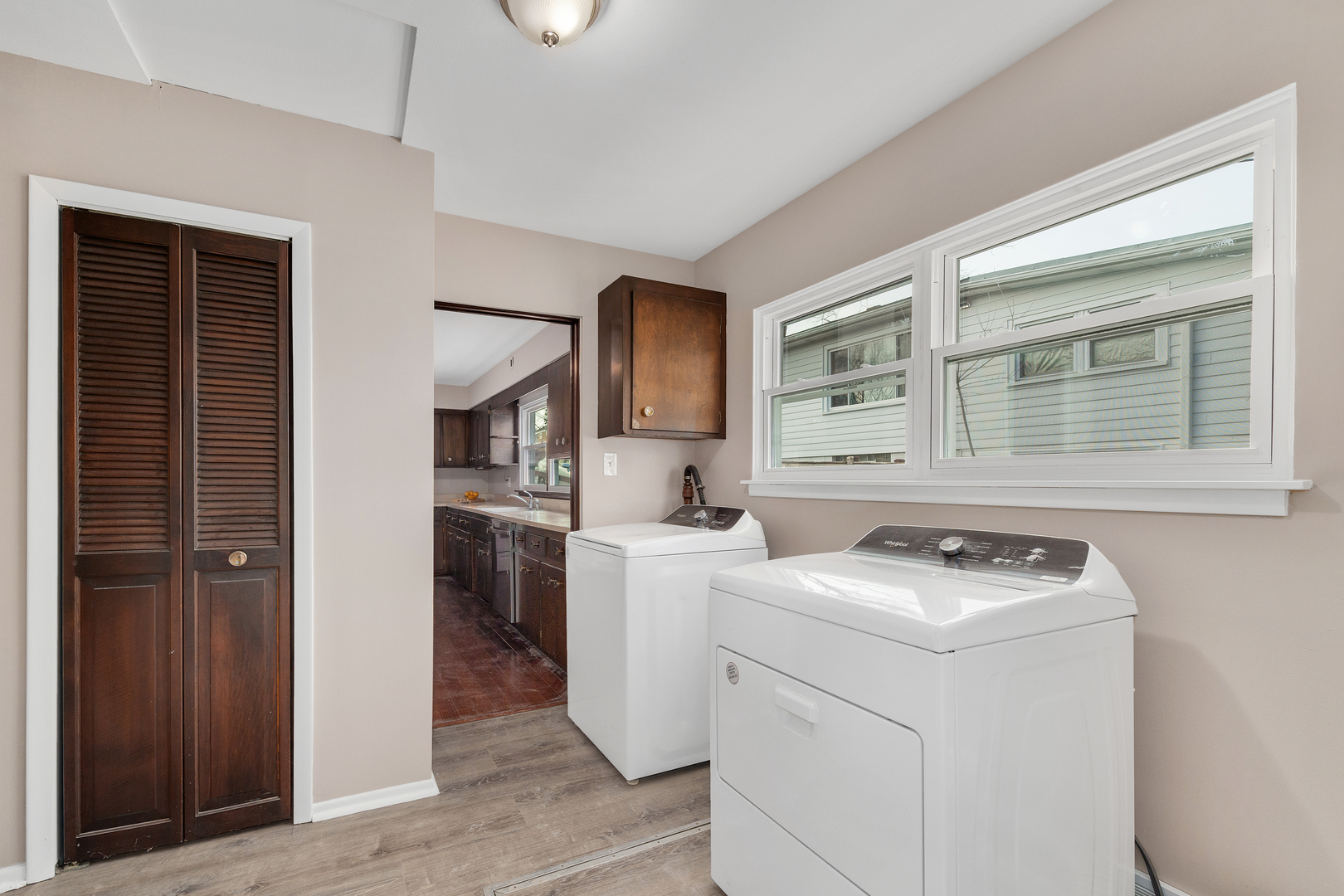 5522 PERSHING Avenue