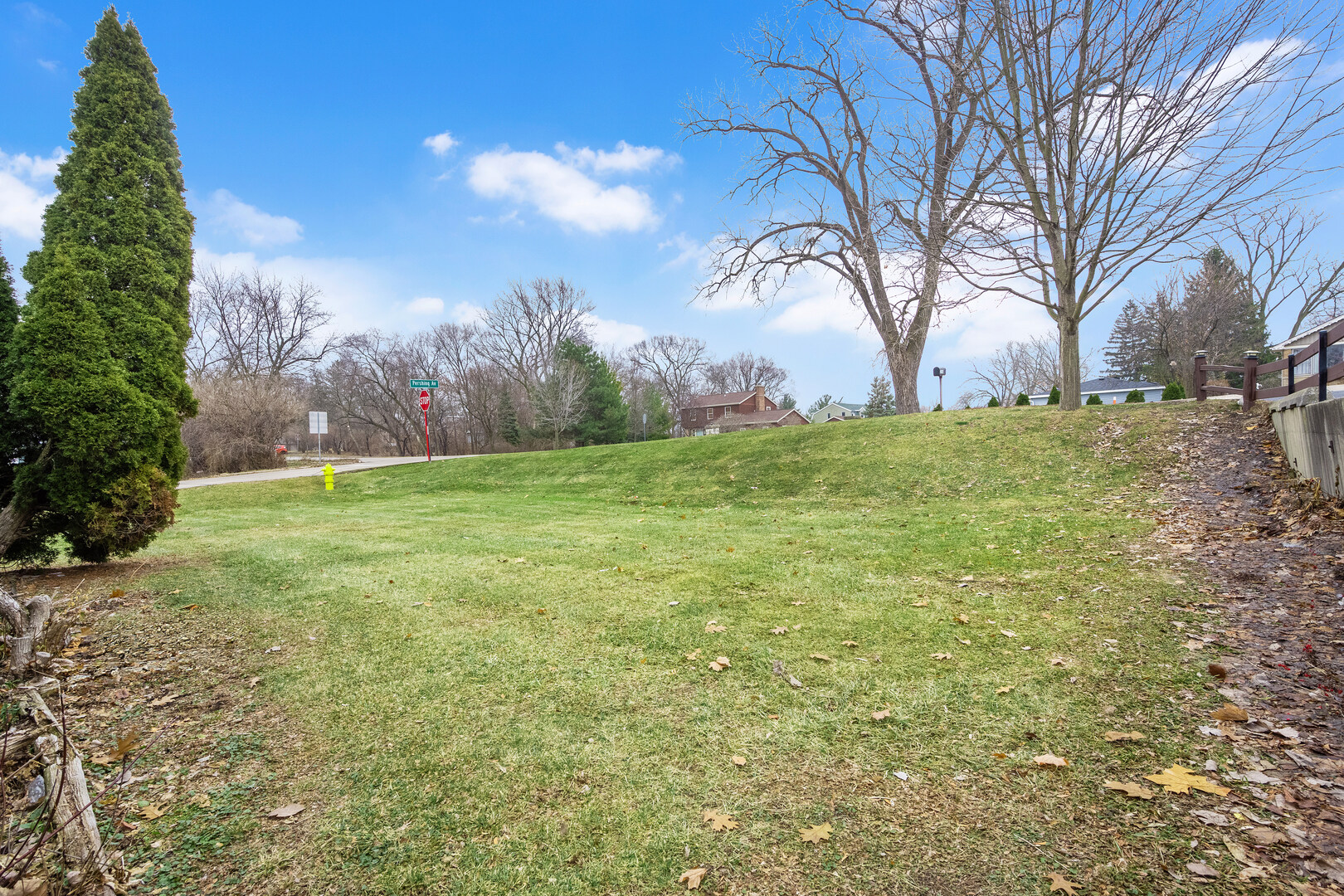 5522 PERSHING Avenue