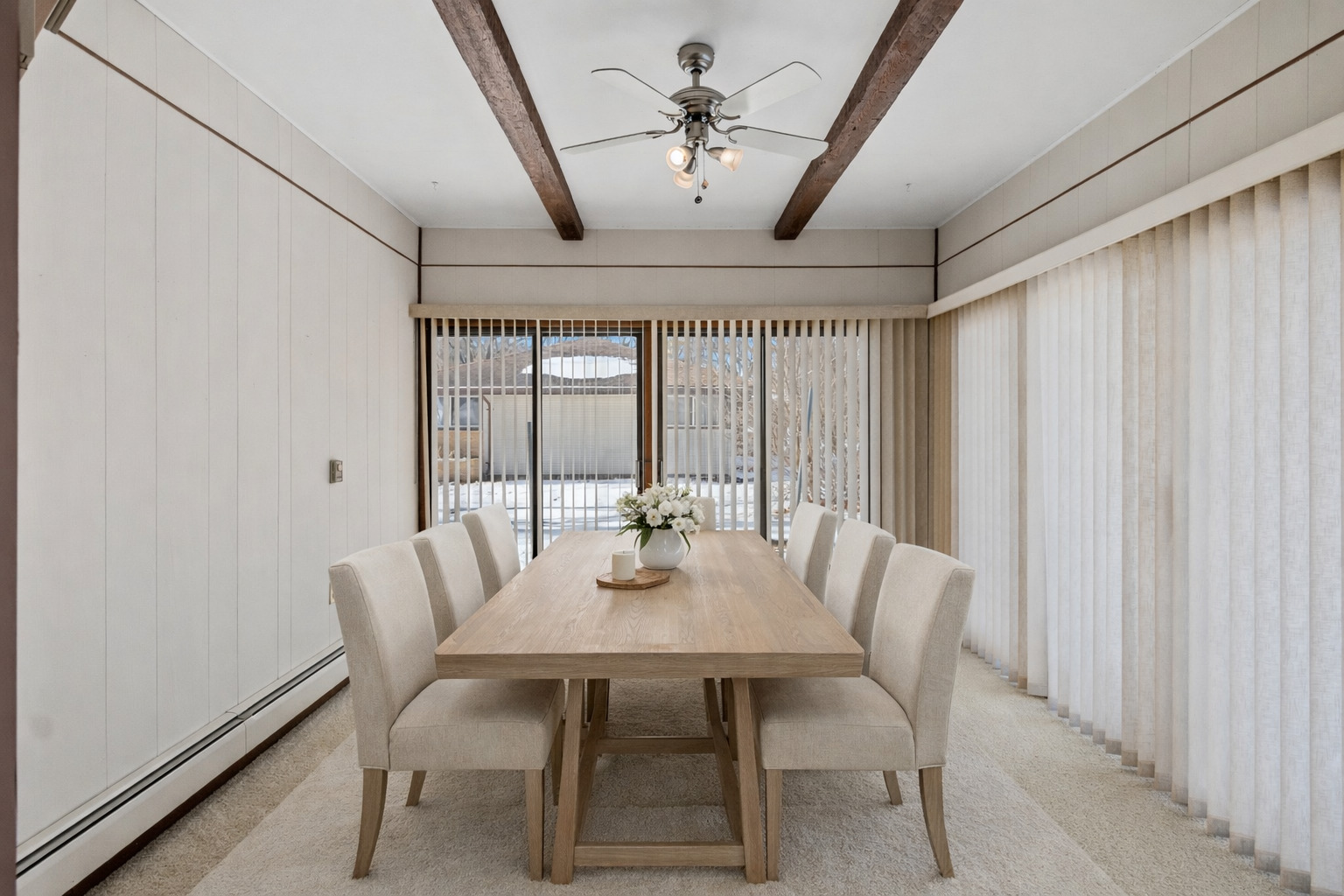 160 E Pendexter Avenue