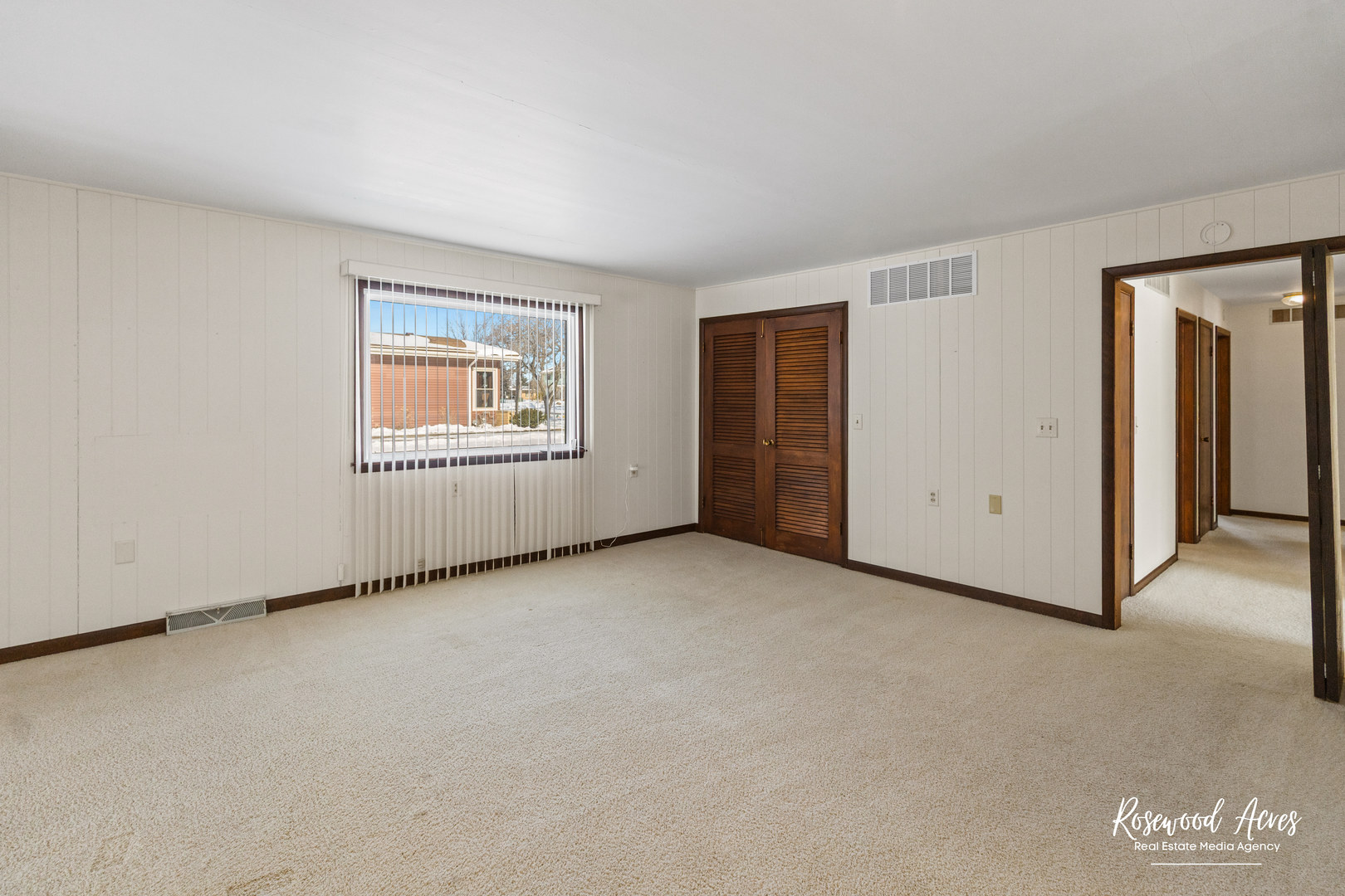 160 E Pendexter Avenue