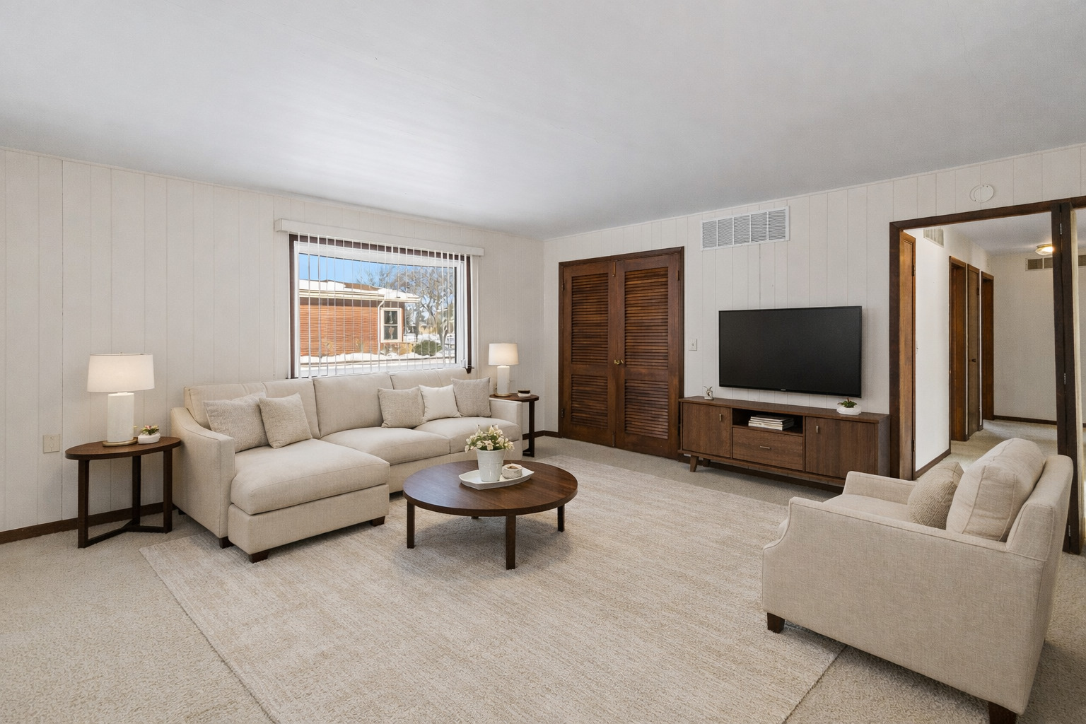 160 E Pendexter Avenue