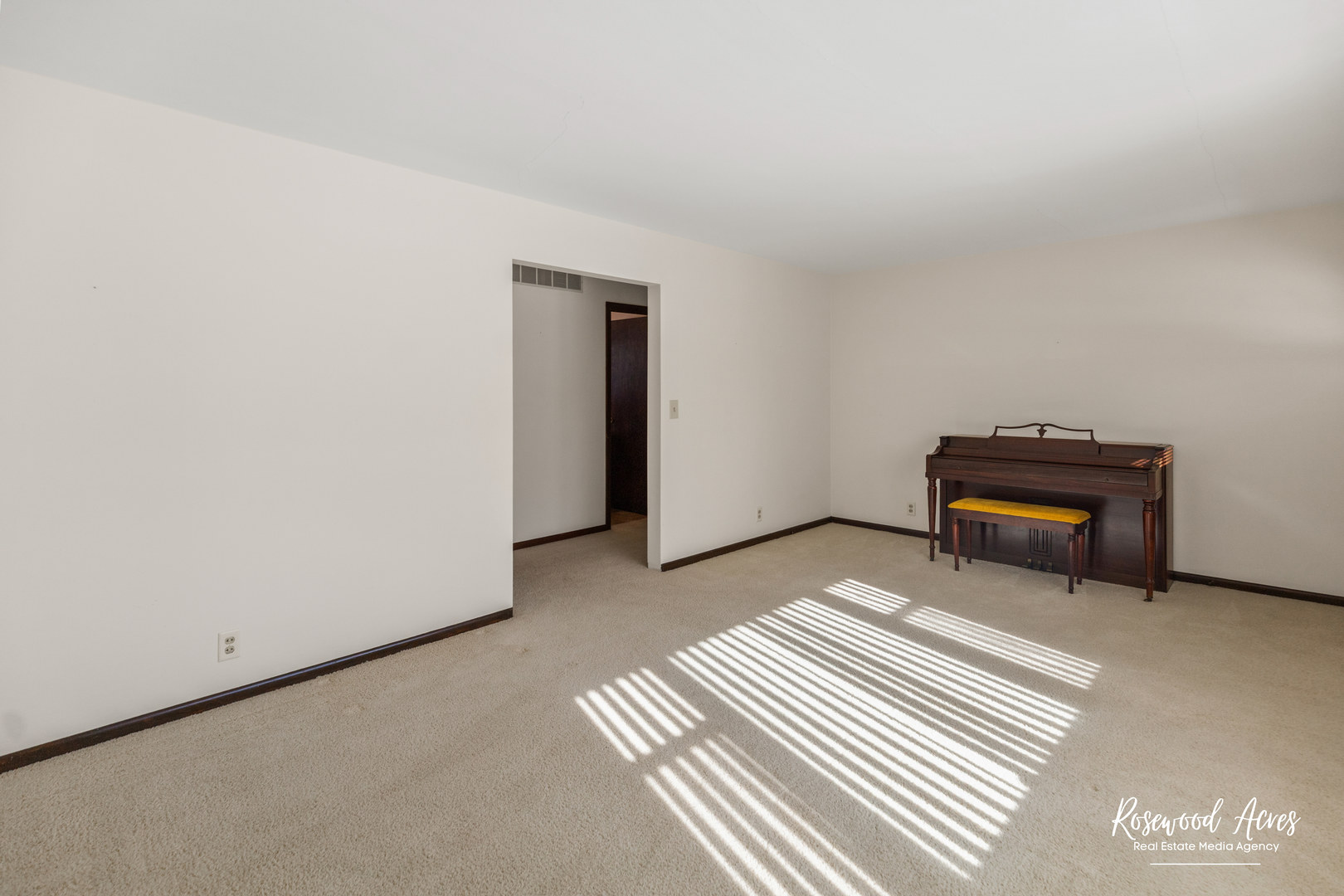 160 E Pendexter Avenue