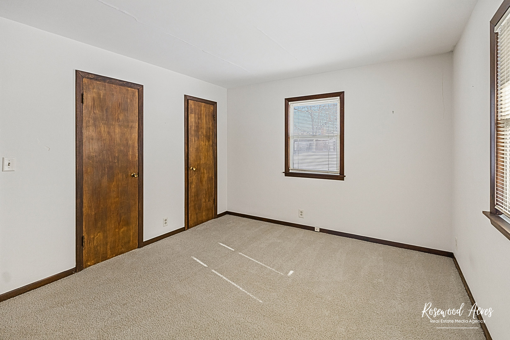 160 E Pendexter Avenue