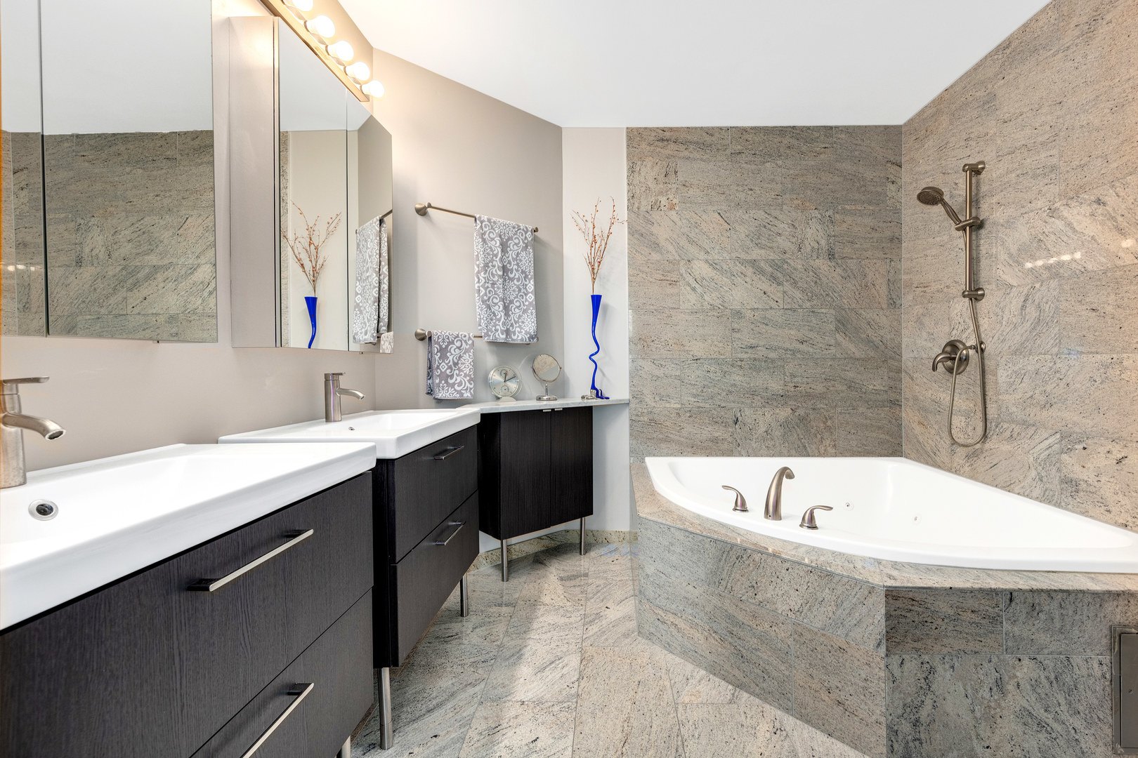 161 W Harrison Street Unit: 1208