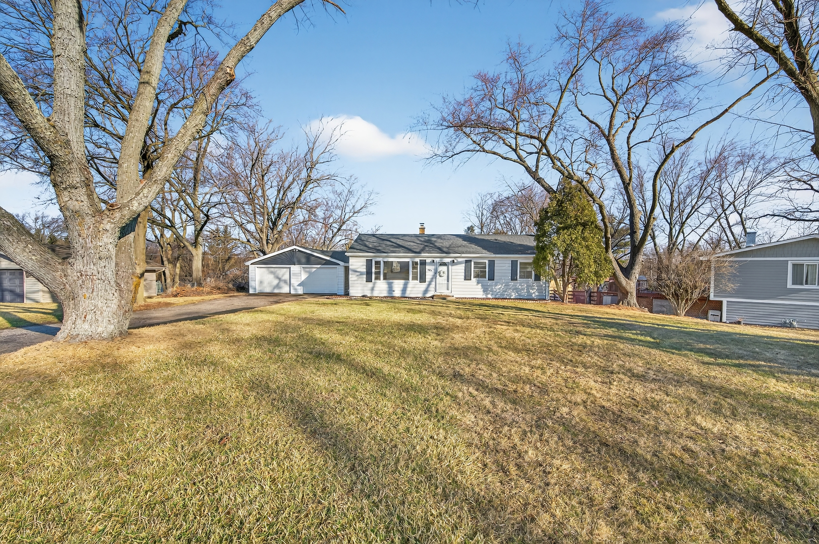 582 Hitchcock Avenue