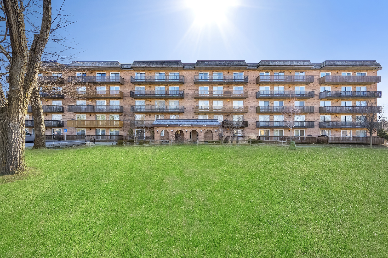 8025 WOODGLEN Lane Unit: 207