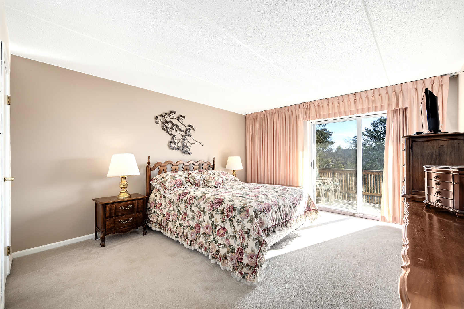 8025 WOODGLEN Lane Unit: 207