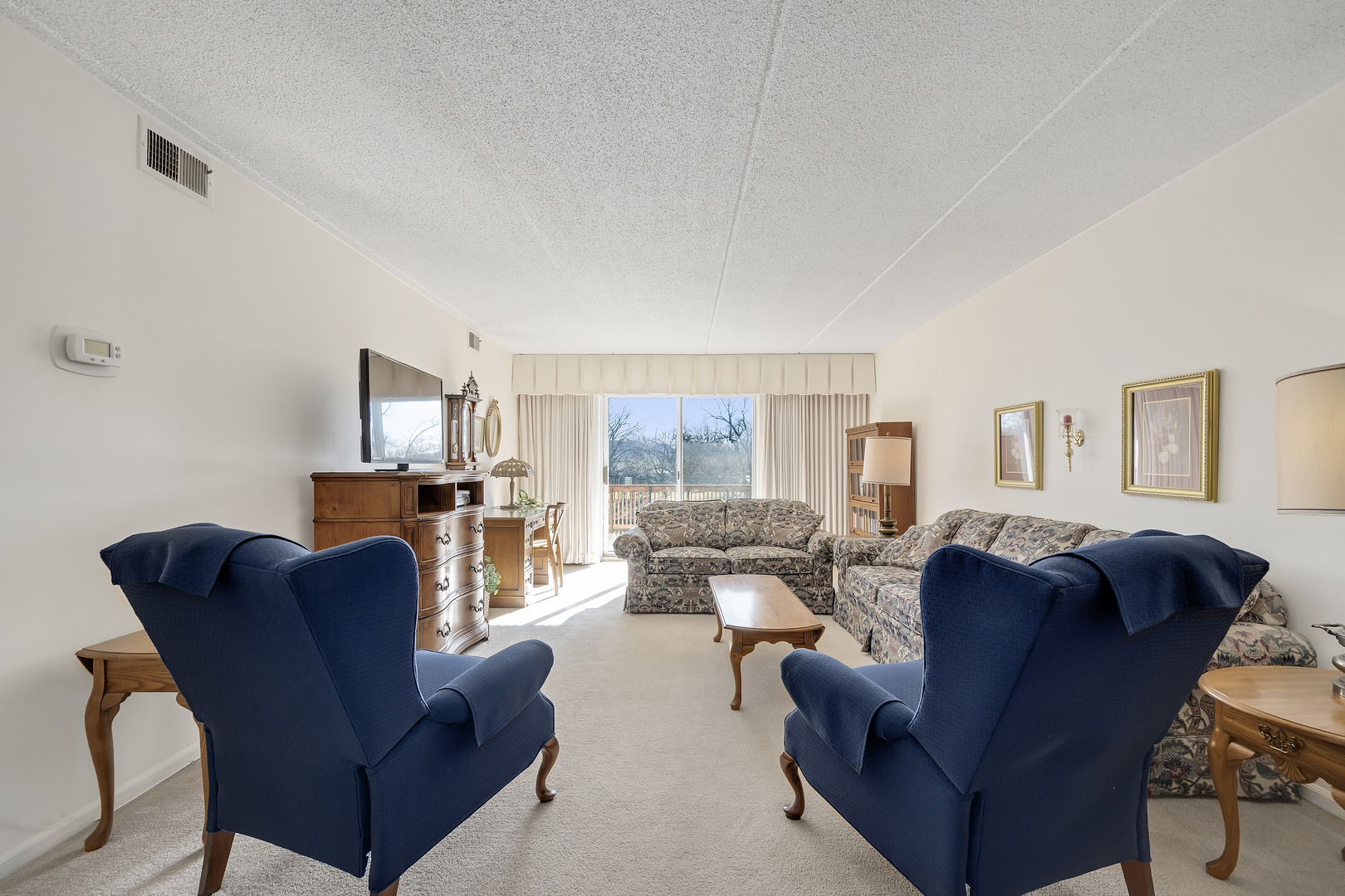 8025 WOODGLEN Lane Unit: 207