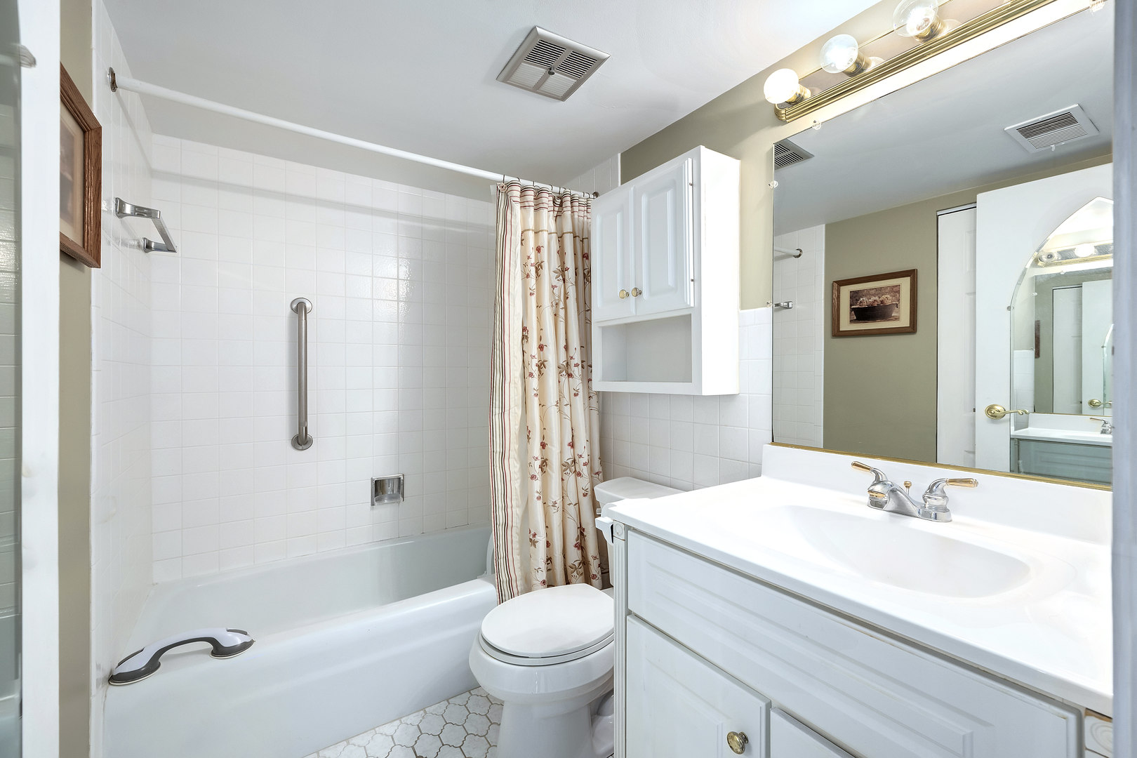 8025 WOODGLEN Lane Unit: 207