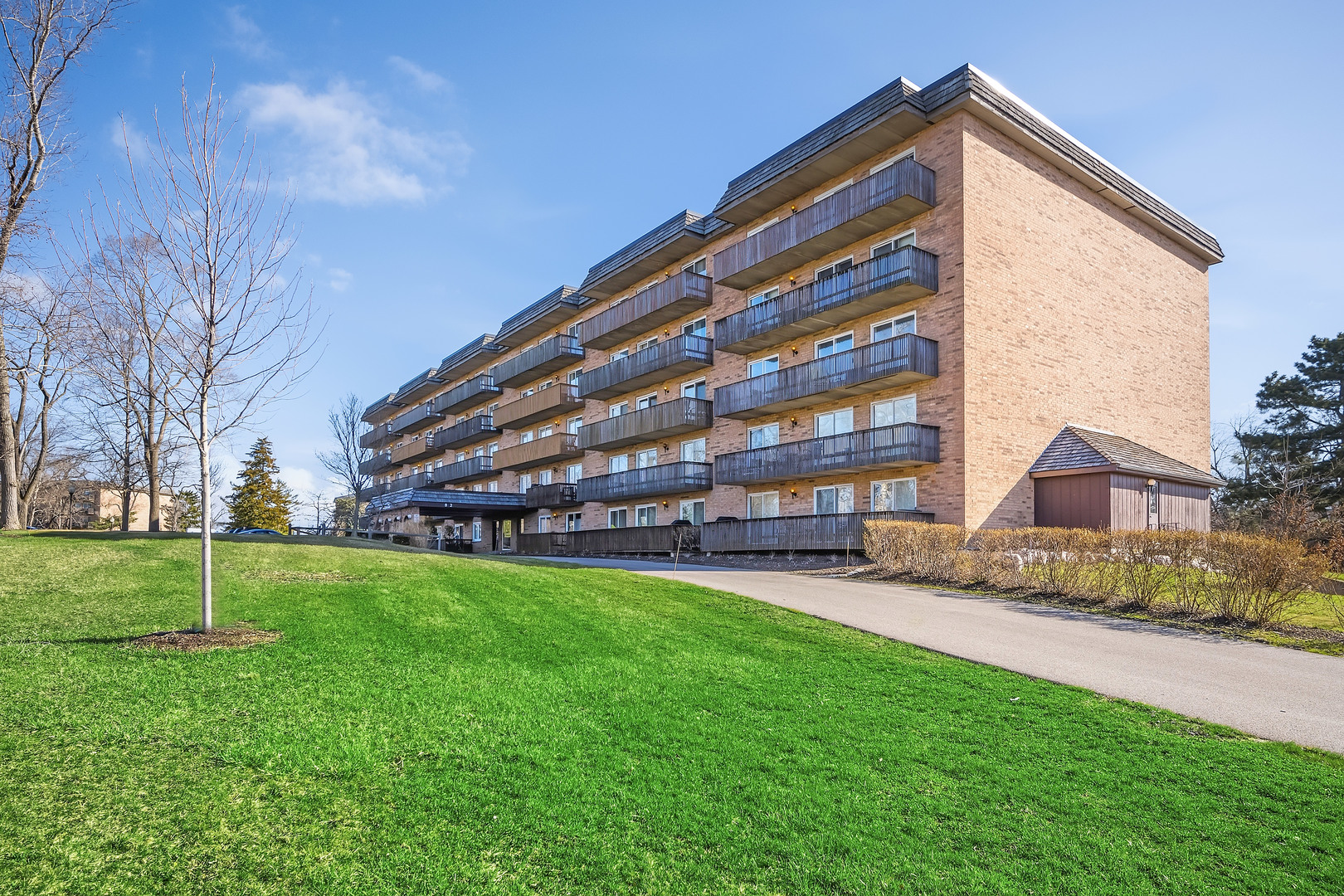 8025 WOODGLEN Lane Unit: 207