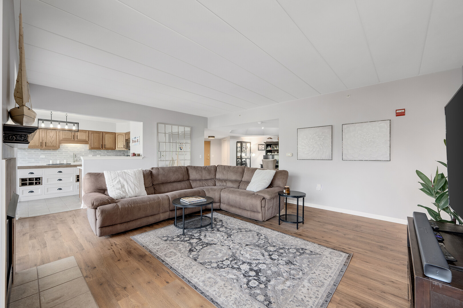 8505 Woodward Avenue Unit: 102