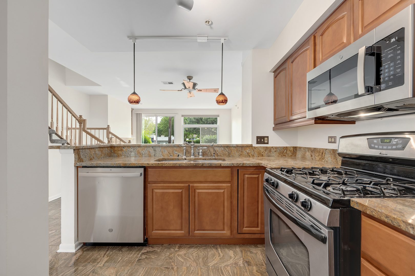 1008 E Wilson Avenue Unit: 1008