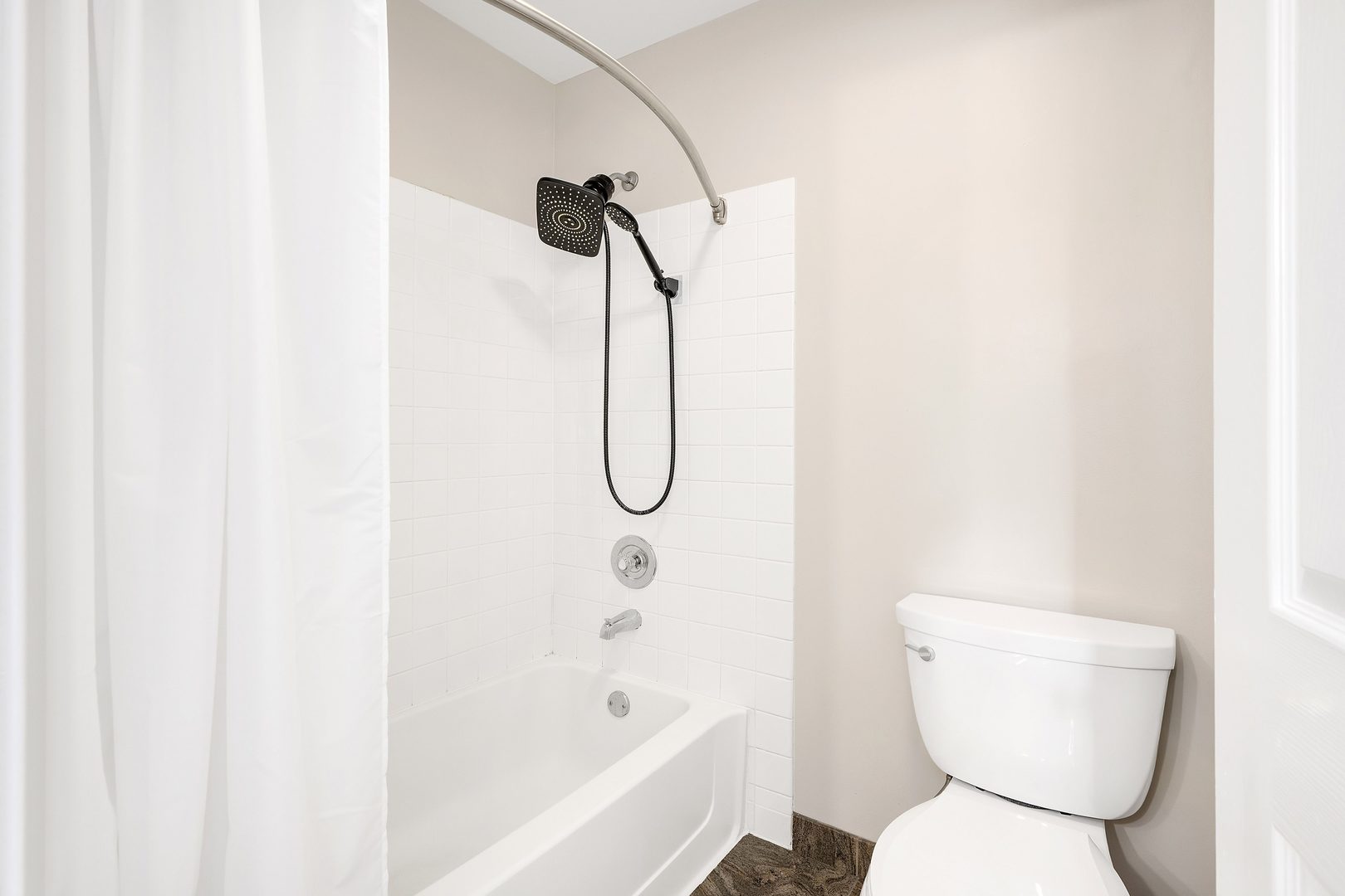 1008 E Wilson Avenue Unit: 1008