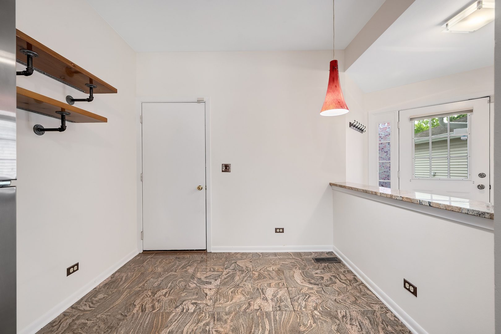 1008 E Wilson Avenue Unit: 1008