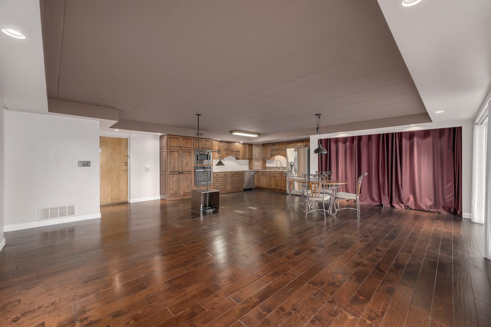 2900 MAPLE Avenue Unit: 4A