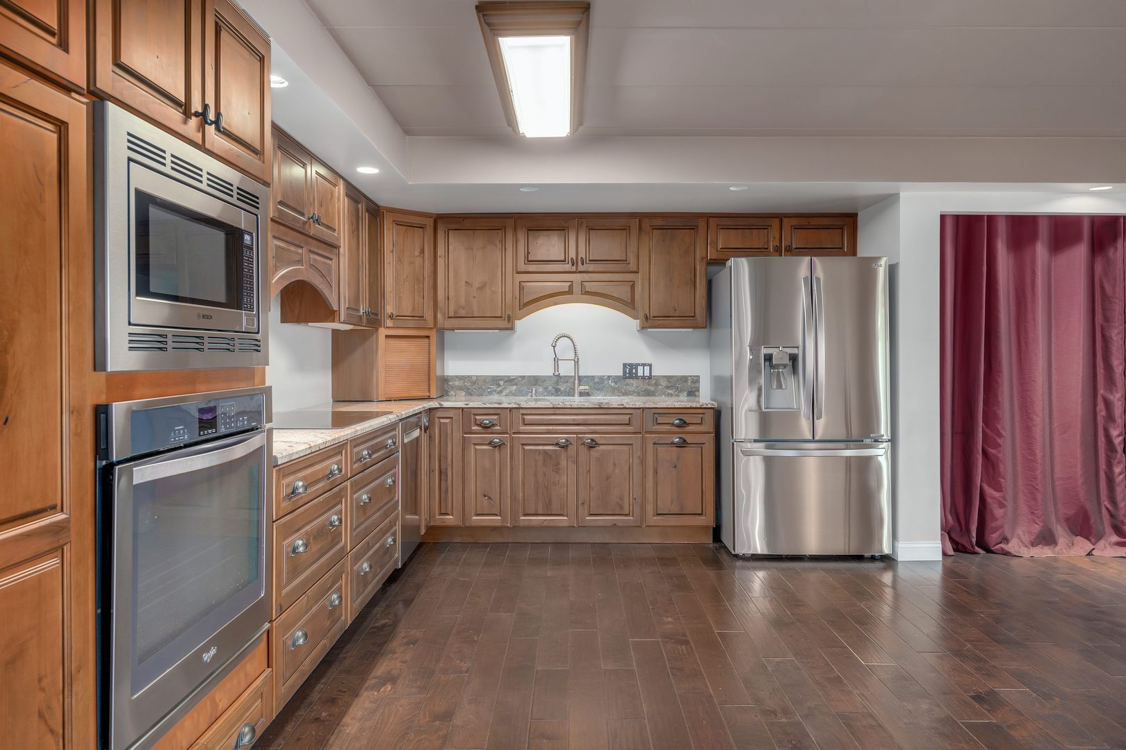 2900 MAPLE Avenue Unit: 4A