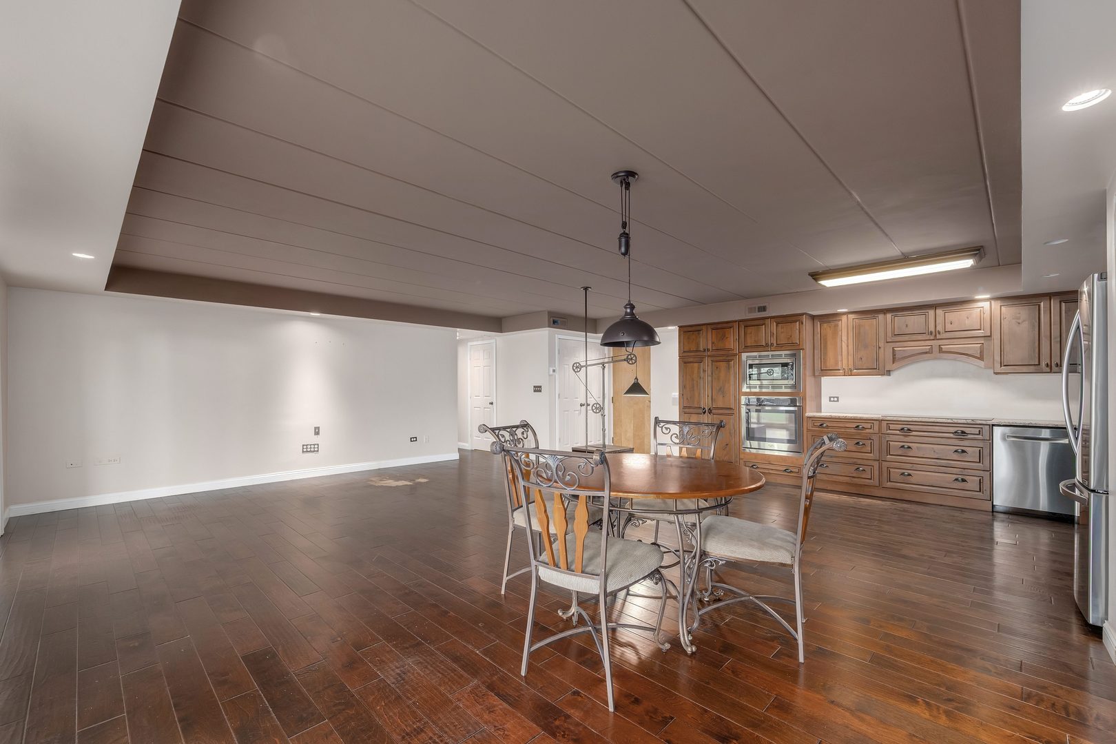 2900 MAPLE Avenue Unit: 4A