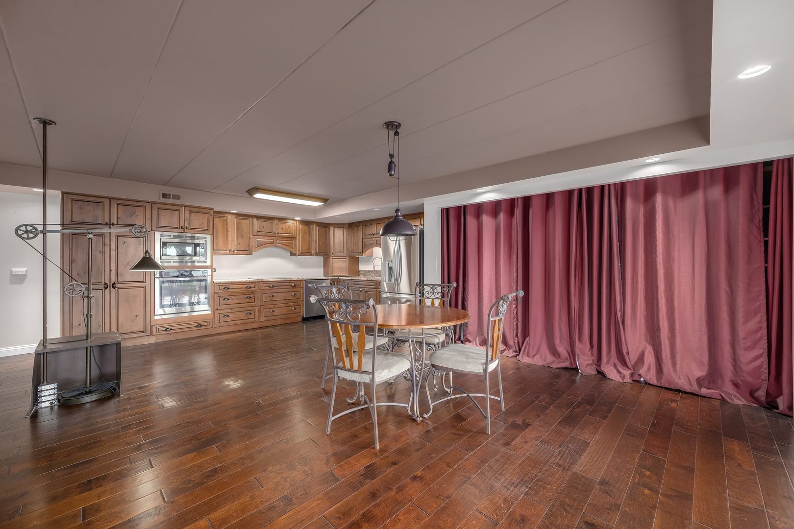 2900 MAPLE Avenue Unit: 4A