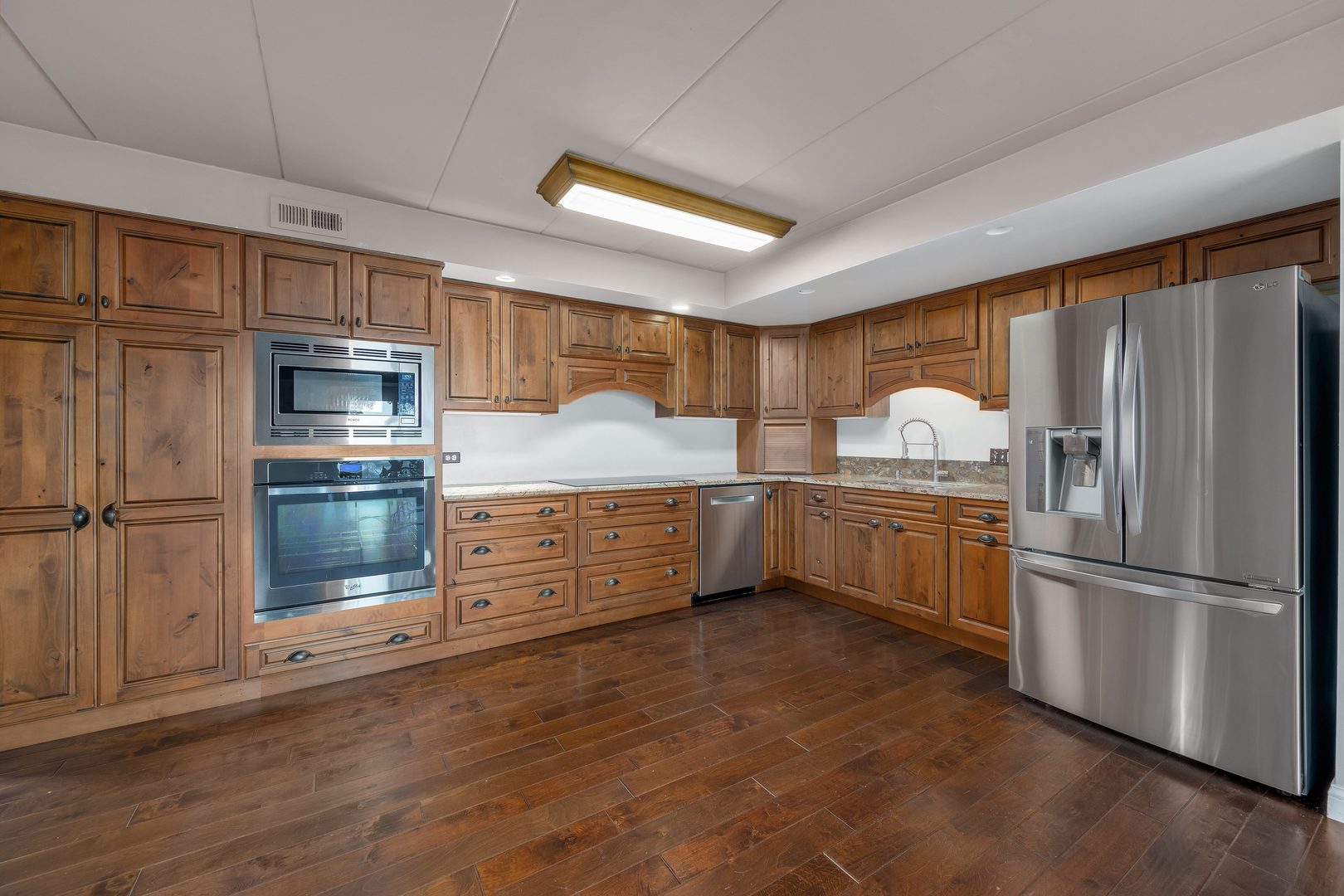 2900 MAPLE Avenue Unit: 4A