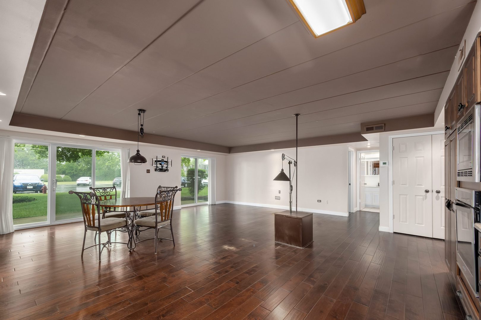 2900 MAPLE Avenue Unit: 4A